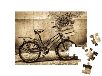 puzzleYOU Puzzle Ein Fahrrad mit Pflanzen in der Transportkiste, 48 Puzzleteile, puzzleYOU-Kollektionen Historische Bilder