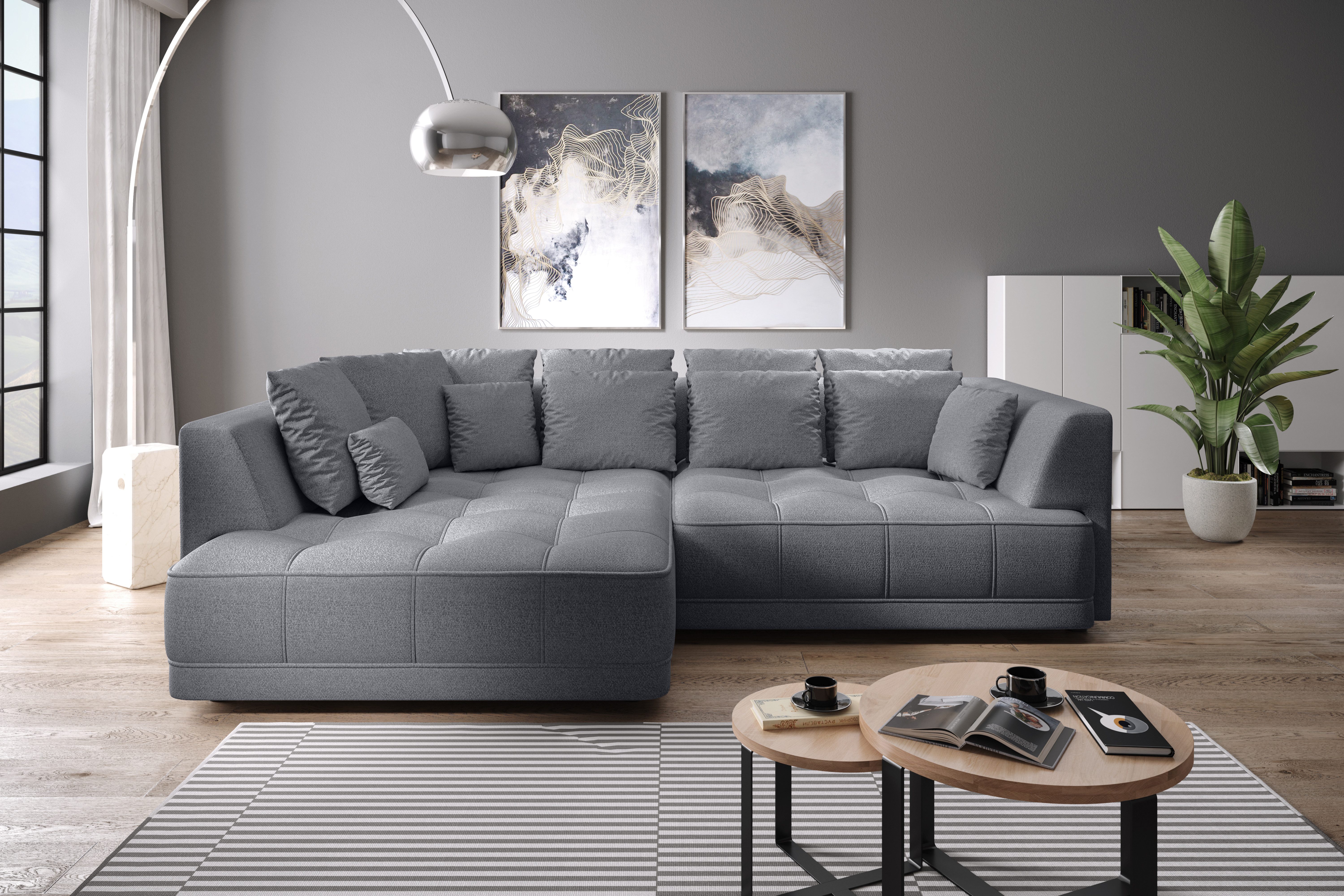 WERK2 Ecksofa Tiga, Komfortsofa mit elekt. Auszugsfunktion, bequem, L-Form, Pure Wohlfühlgarantie: Ausziehbare Sitztiefe, XXL-Ottomane & Kissen.