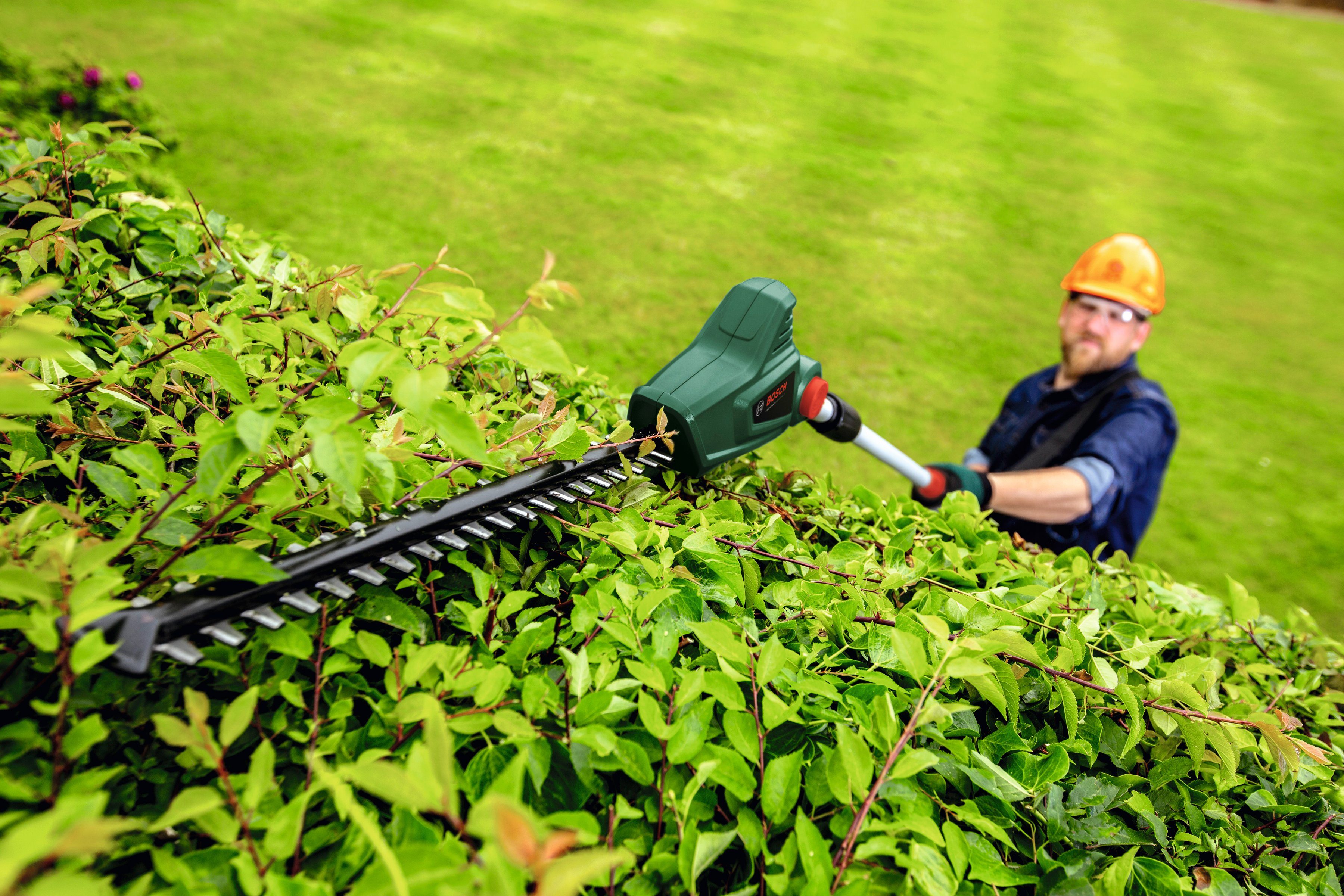 Bosch Home & Garden Akku-Heckenschere UniversalHedgePole 18, 43 cm Schnittlänge, mit Akku und Ladegerät – Bild 2 von 5
