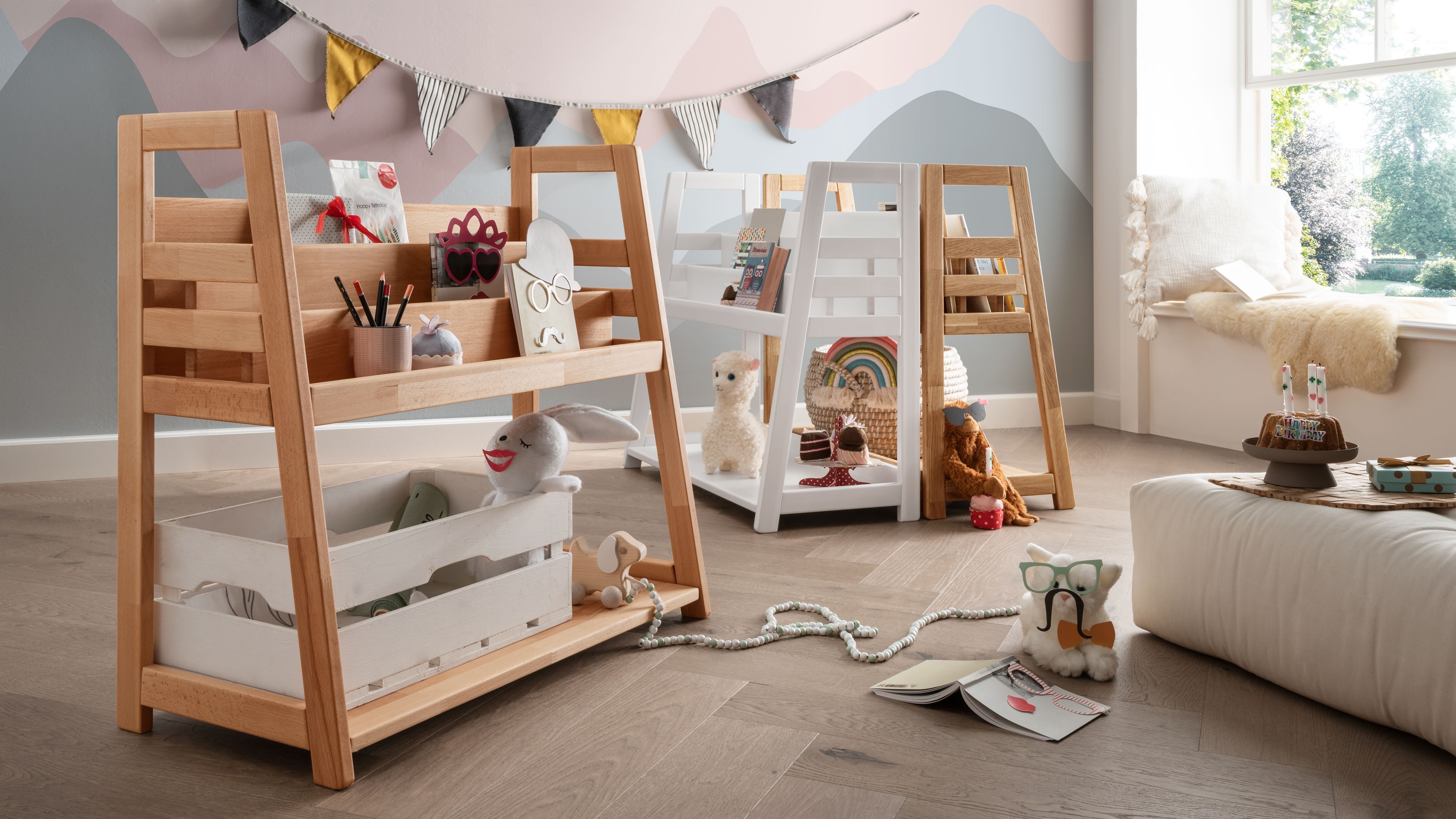 Wohnglücklich Kinderregal Montessori, Ablage unten und Bücherregal oben, Massivholz-Konstruktion – Bild 4 von 5