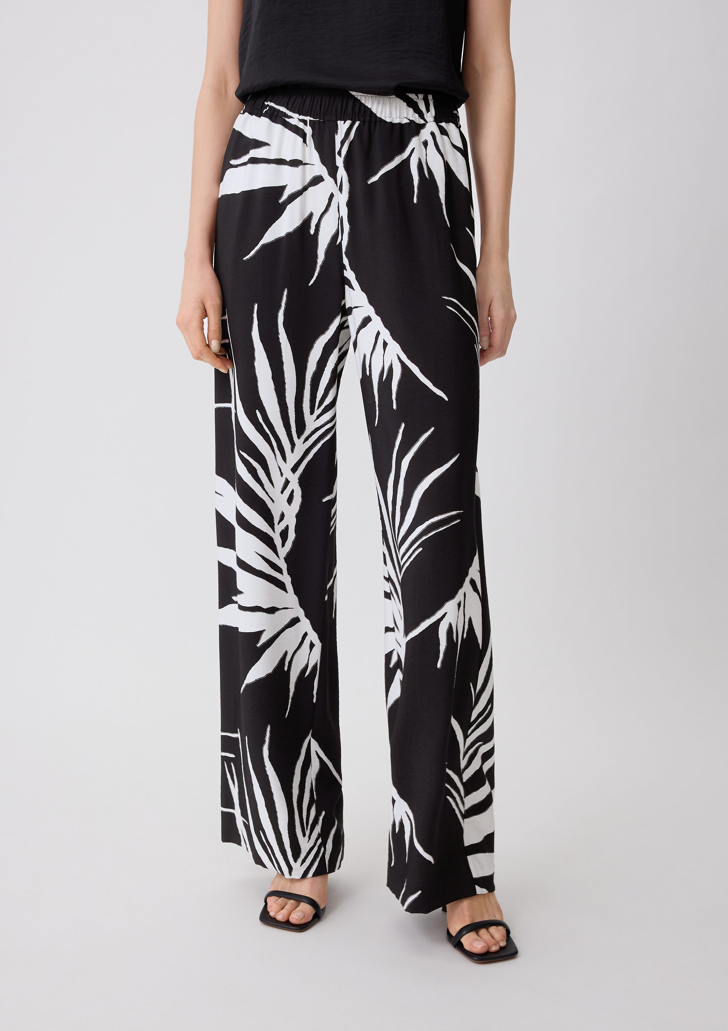 Comma Stoffhose Relaxed: Hose mit schwarz All-over-Print