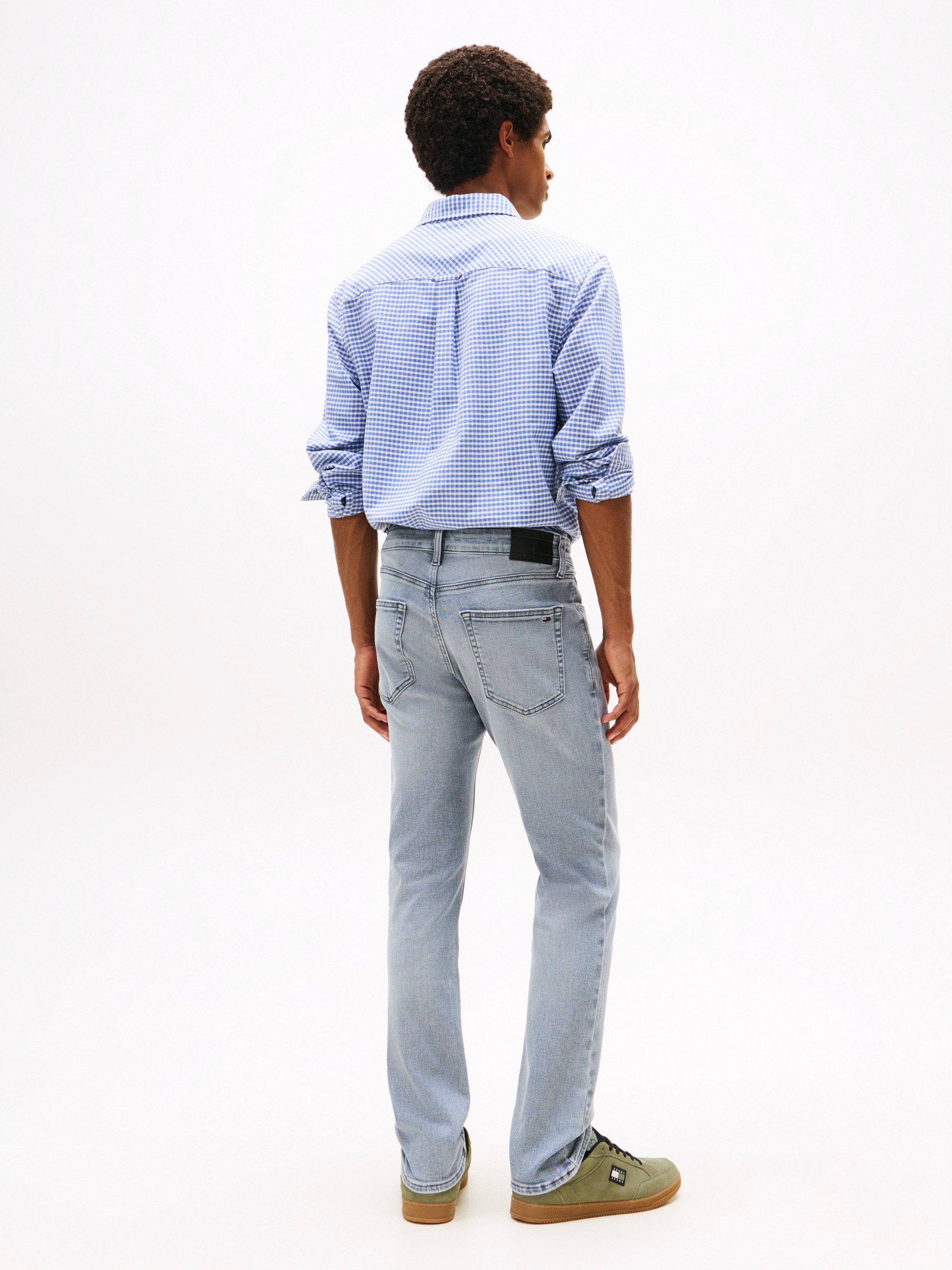 Tommy Jeans Gerade Jeans Scanton Slim Mit Markenlabel aus Leder hinten – Bild 5 von 5