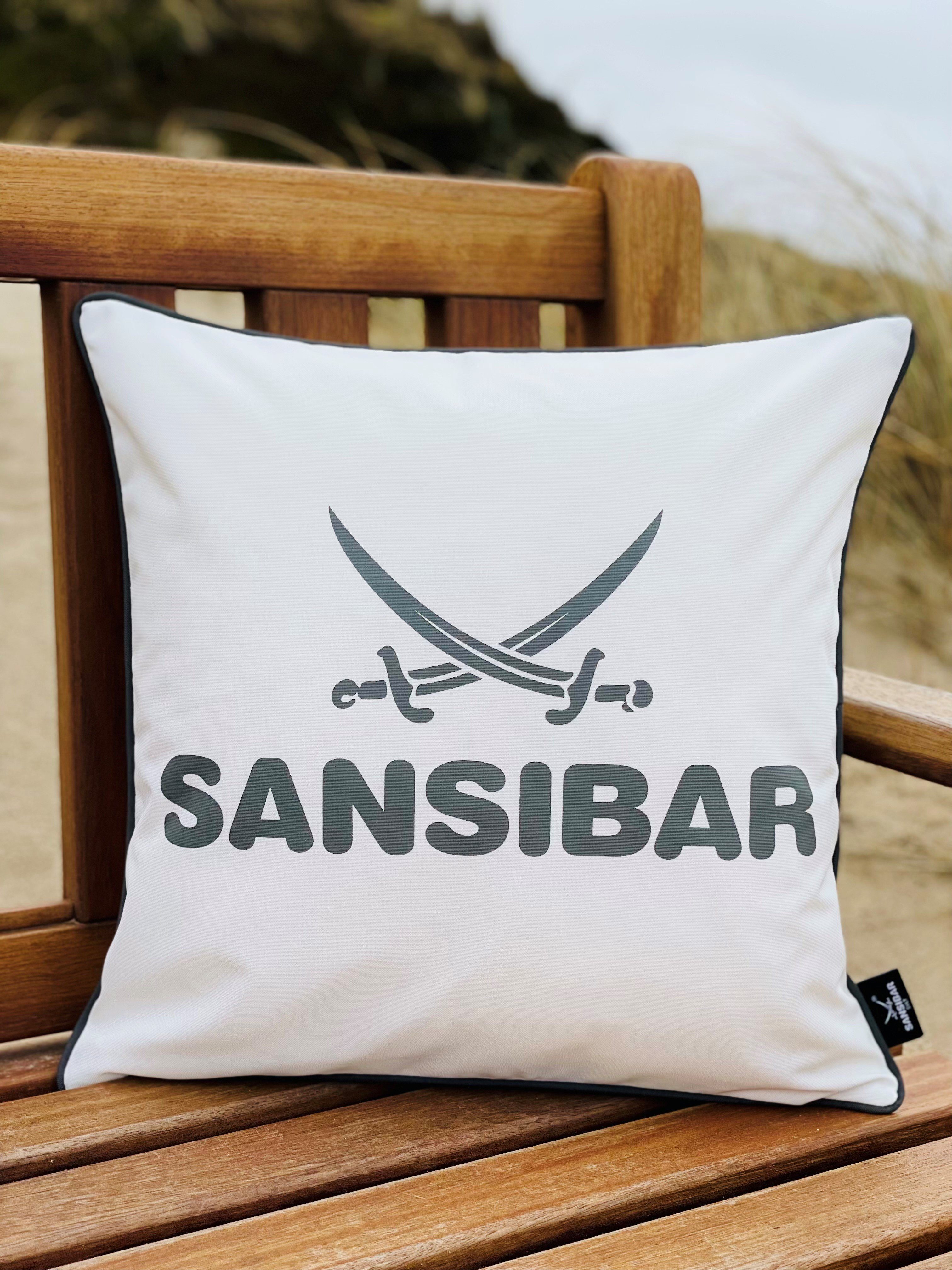 Sansibar Sylt Dekokissen Outdoor Kissen Sansibar (1 Stück), Logodruck, 45x45 cm, Kissenfüllung, Outdoor geeignet, wasser- und schmutzabweisend offwhite/anthrazit