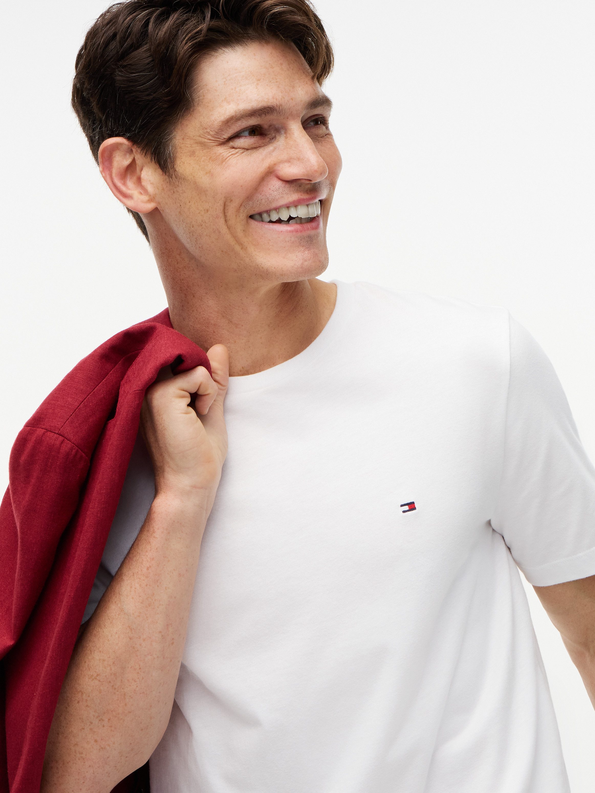 Tommy Hilfiger T-Shirt ESSENTIAL REGULAR FIT SOLID mit Stickerei unifarben, casual, Baumwolle, Rundhals