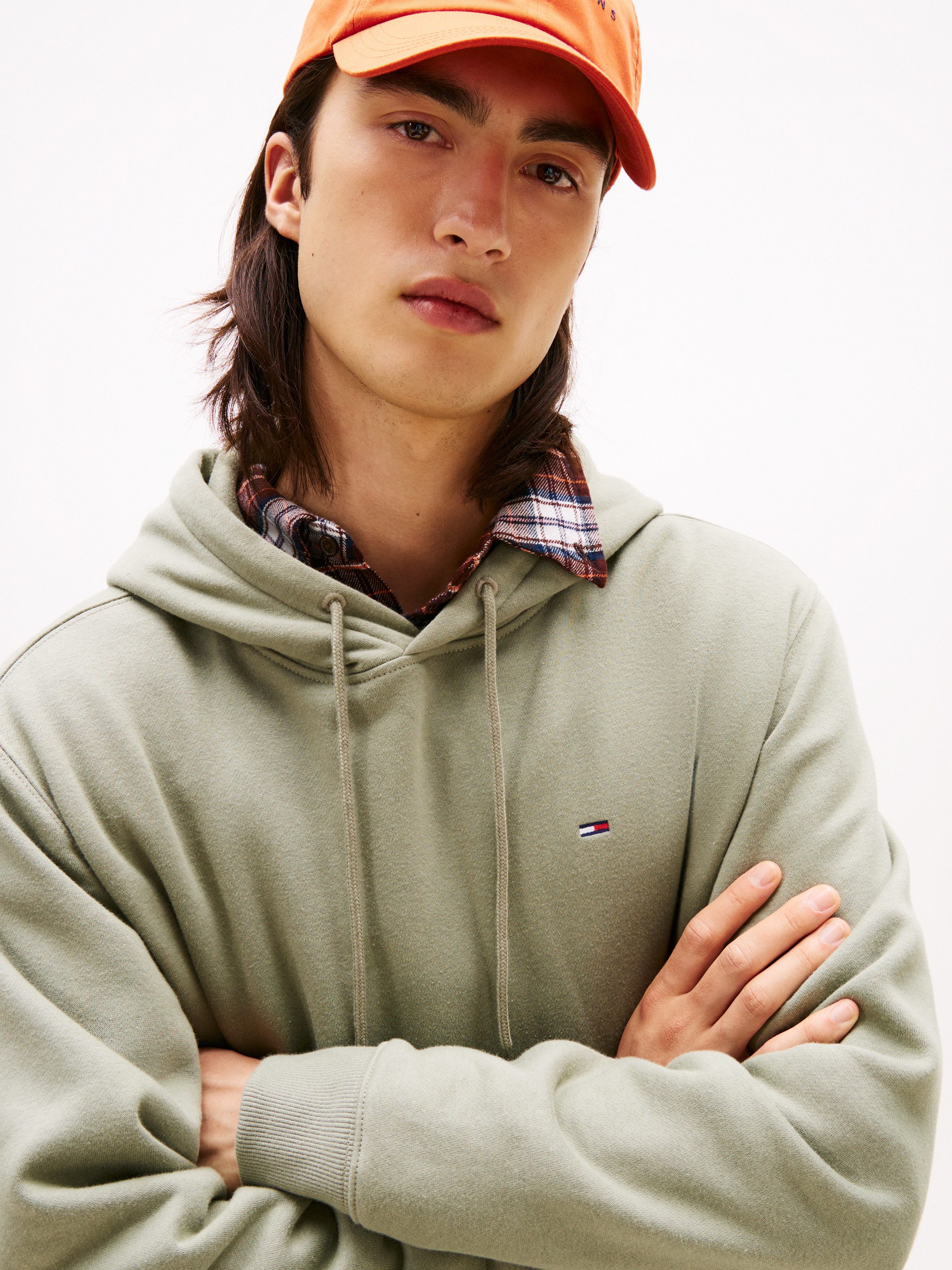 Tommy Jeans Sweatshirt TJM REG S FLAG HOODIE mit bestickten Markenlogo auf günstig online kaufen