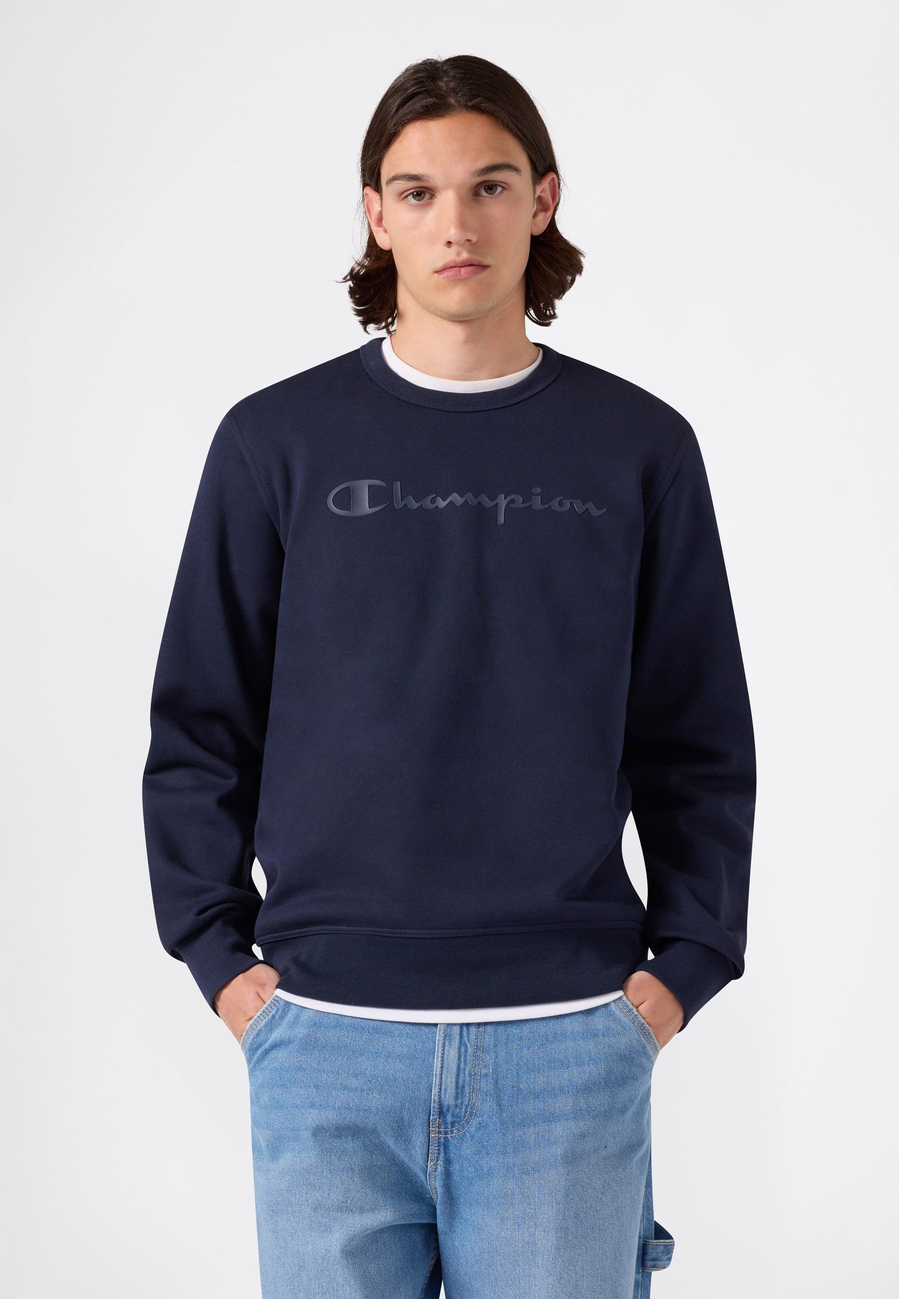 Champion Sweatshirt SPORTWEAR CREWNECK Standard Fit Langarm-Design, aus Baumwolle und Polyester, Standard Fit