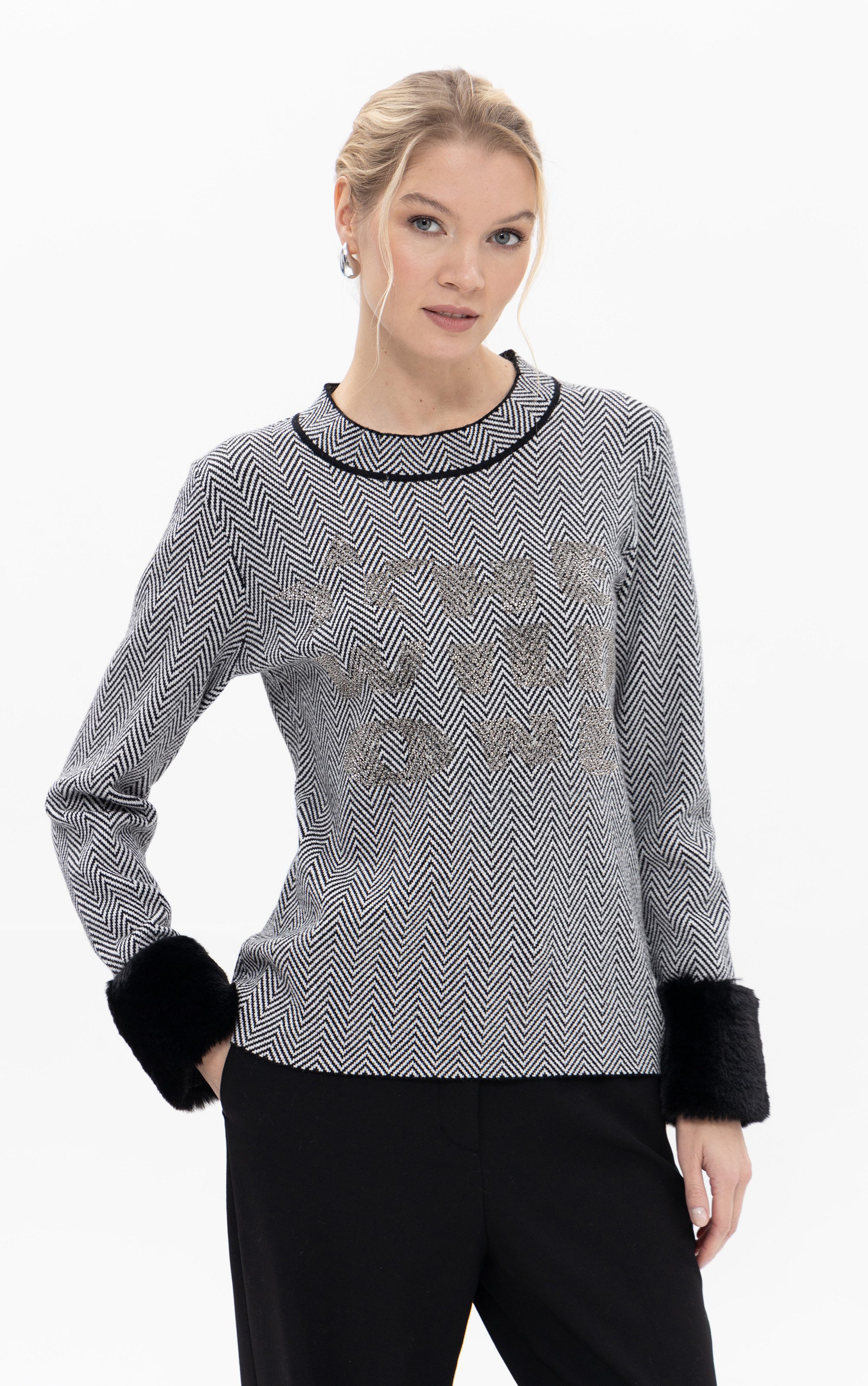 Passioni Strickpullover mit Pelzmanschetten und Struktur