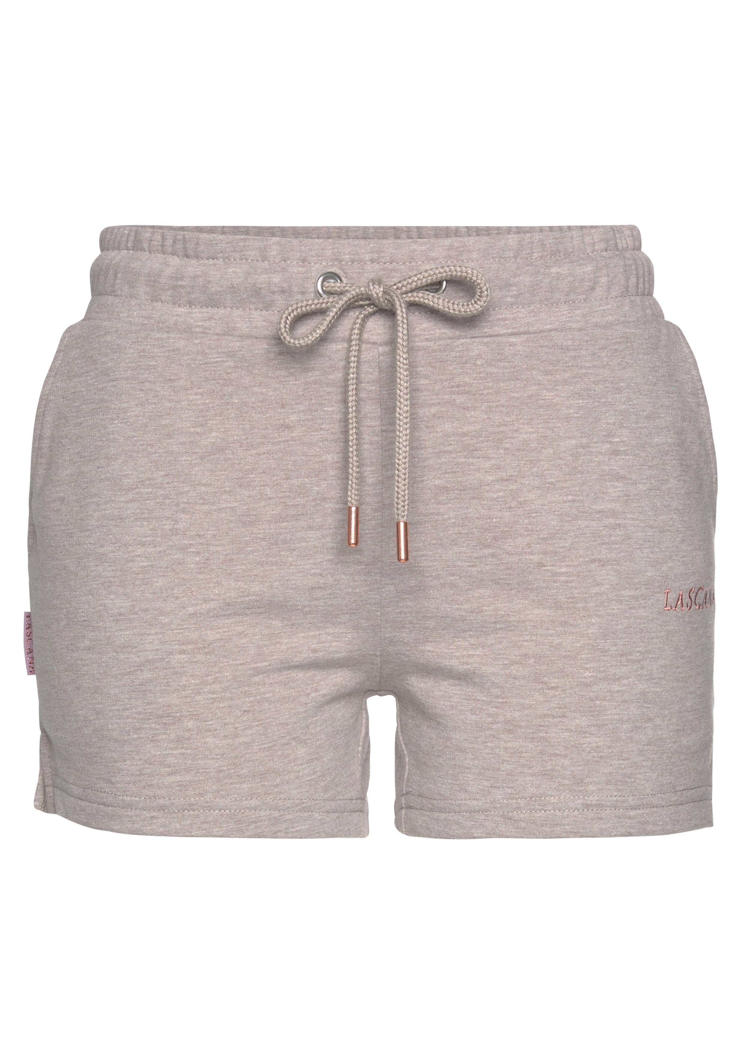 mit LASCANA hellbraun Logostickerei, Sweatshorts Loungeanzug