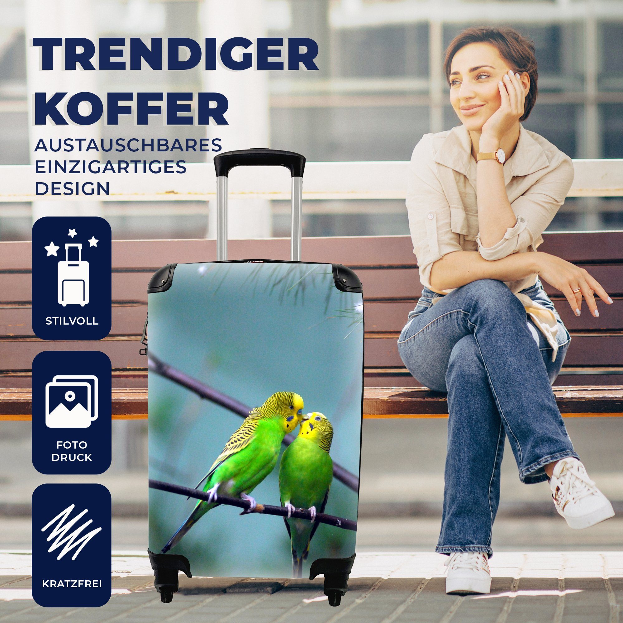 MuchoWow Handgepäckkoffer Zwei leuchtend Sittiche Reisekoffer mit 4 grüne einem Trolley, auf Ast, Reisetasche rollen, Rollen, Handgepäck Ferien, für