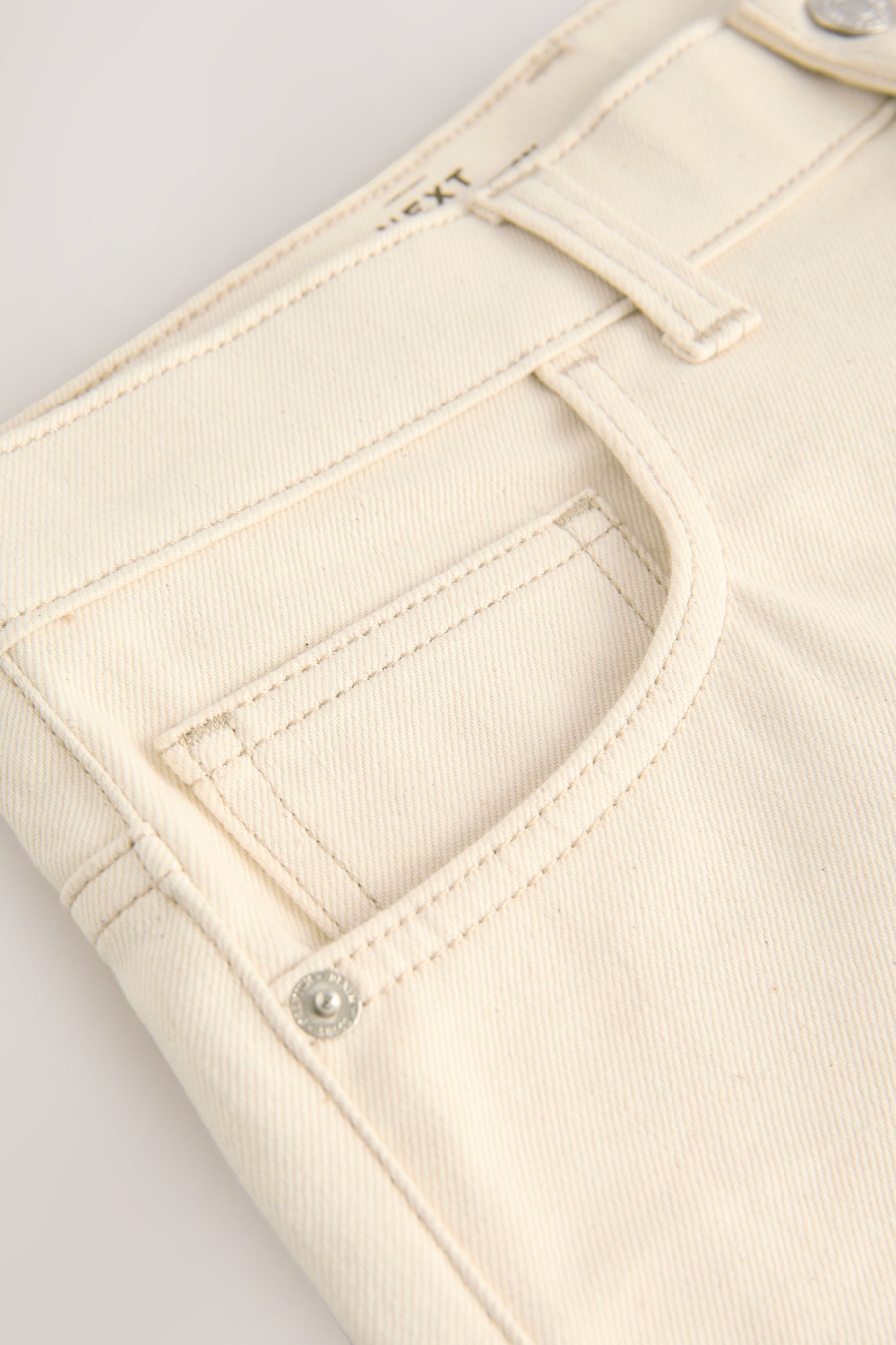Next Jeansshorts Jeansshorts mit Stretch im Slim Fit (1-tlg)
