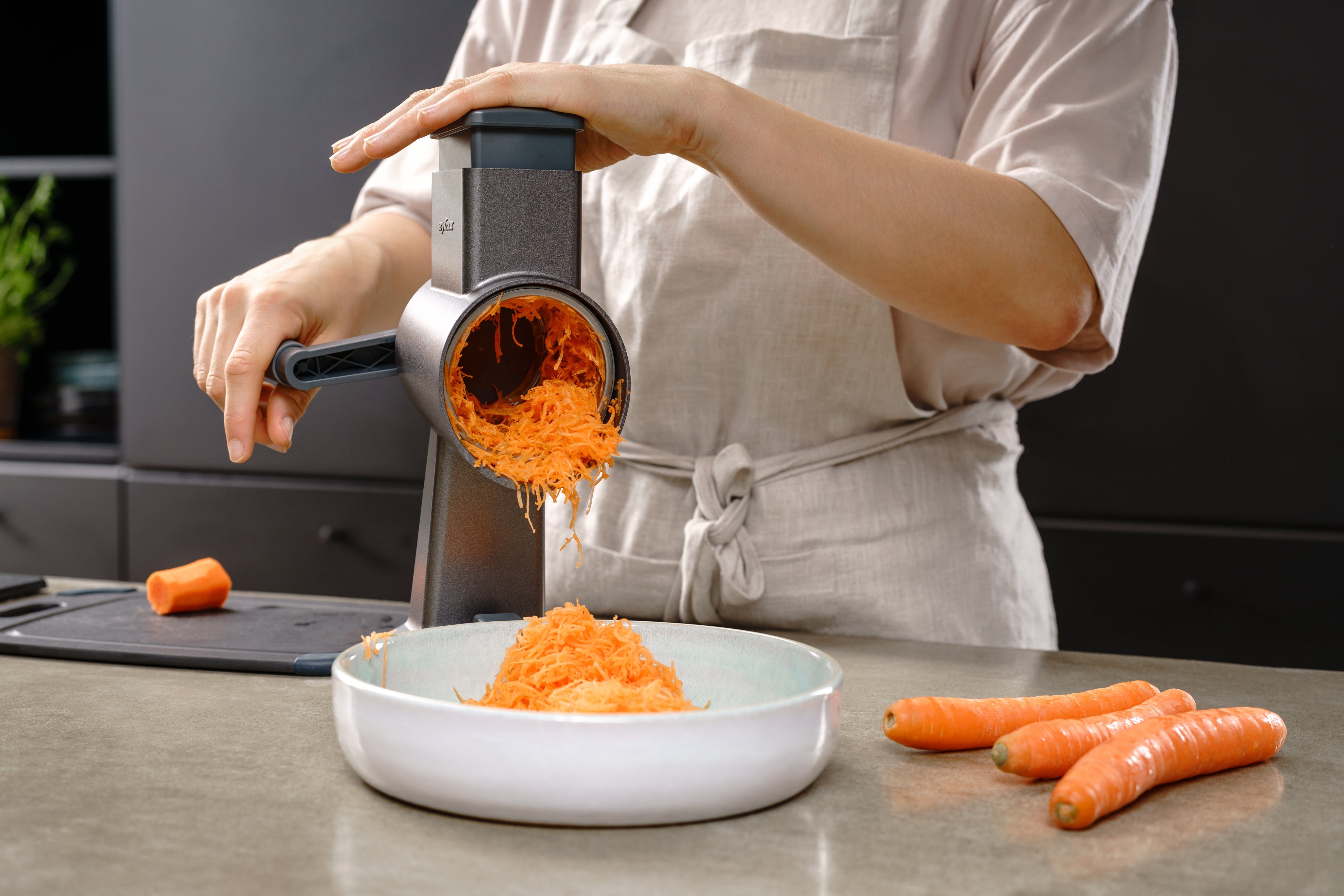 zyliss Trommelreibe Gourmet im Set, Aluminium, für ein komfortables Reiben, Schneiden, Hacken - 3 Trommeln inklusive – Bild 4 von 5