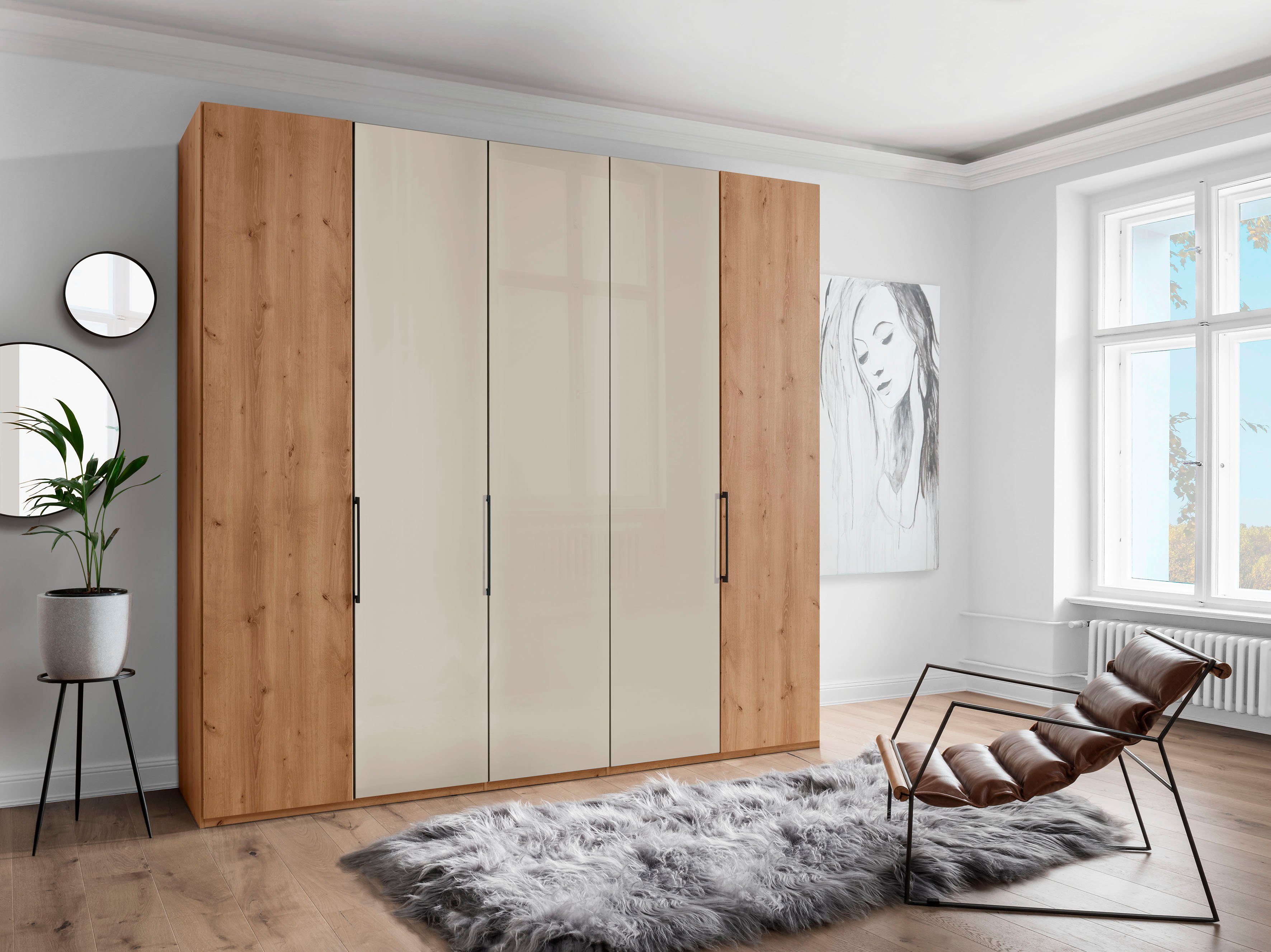 WIEMANN Falttürenschrank Monaco mit Teil-Glasfront sowie hochwertige Beschläge