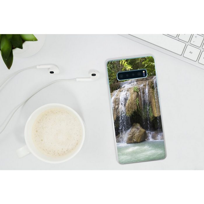 MuchoWow Handyhülle Wasserfall über Felsen im Erawan-Nationalpark in Thailand Phone Case Handyhülle Samsung Galaxy S10+ Silikon Schutzhülle FN11459