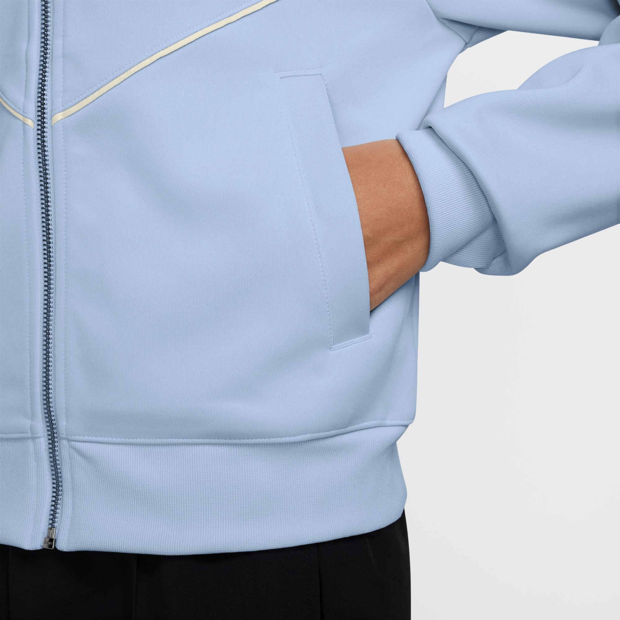 Nike Sportswear Trainingsjacke W NSW NK WR POLY KNIT JKT mit Stehkragen, wasserabweisend und windabweisend