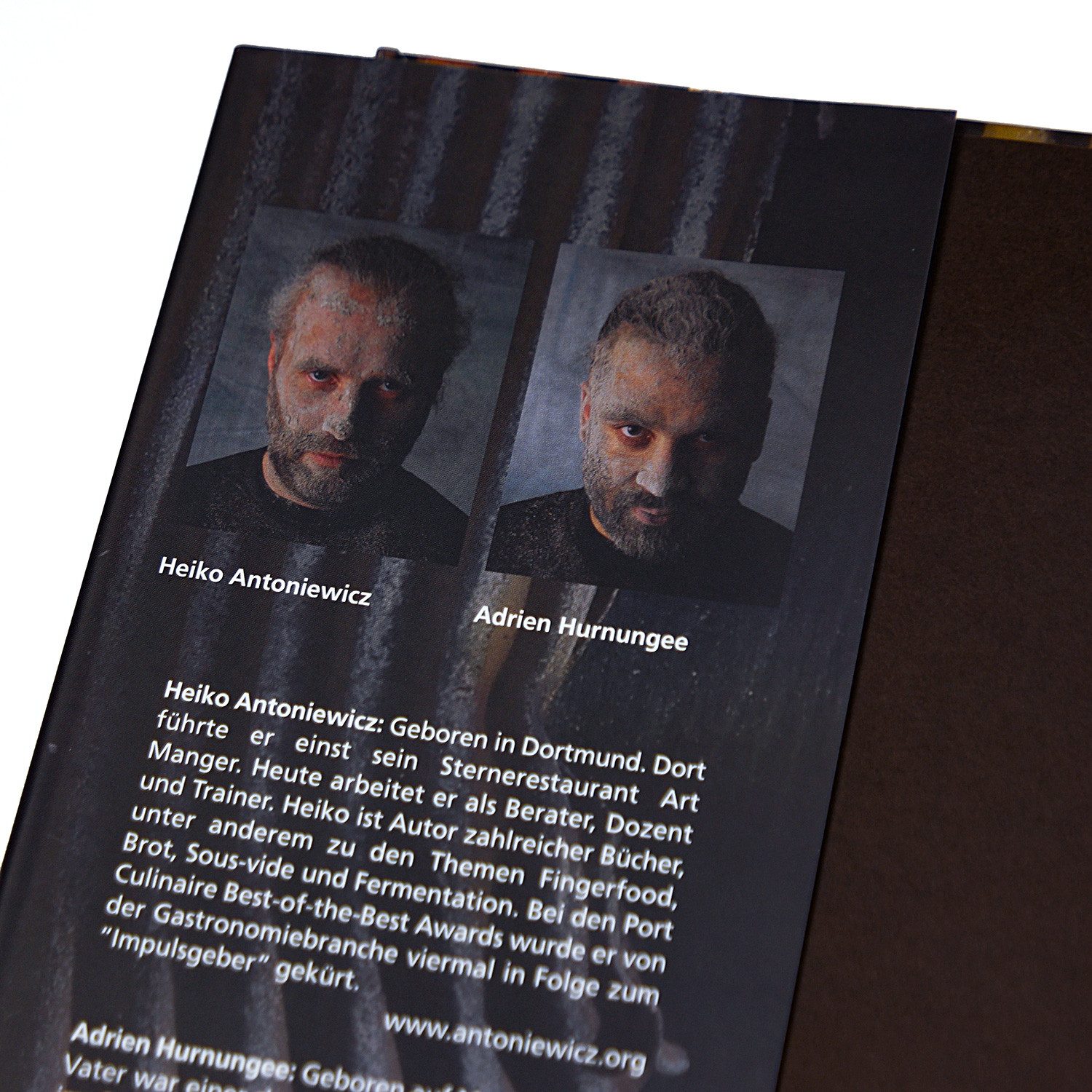 MONOLITH Keramikgrill MONOLITH Buch ASCHE, Glut & Feuer