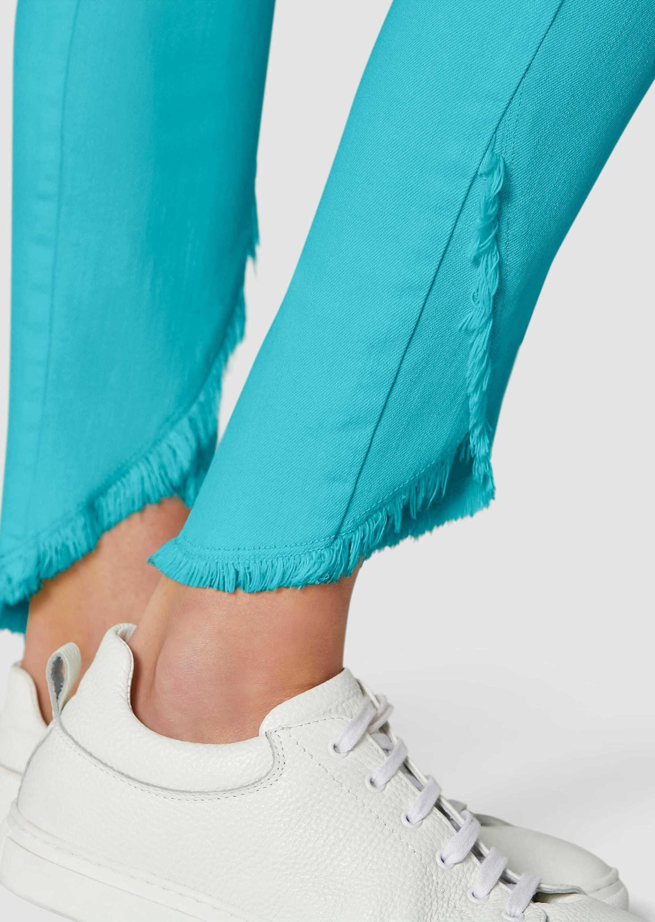 MADELEINE Gerade Jeans Verkürzte 5-Pocket-Hose mit Fransen Modisch verkürzte Hose mit abgeschrägtem Fransensaum, Cotton-Stretch