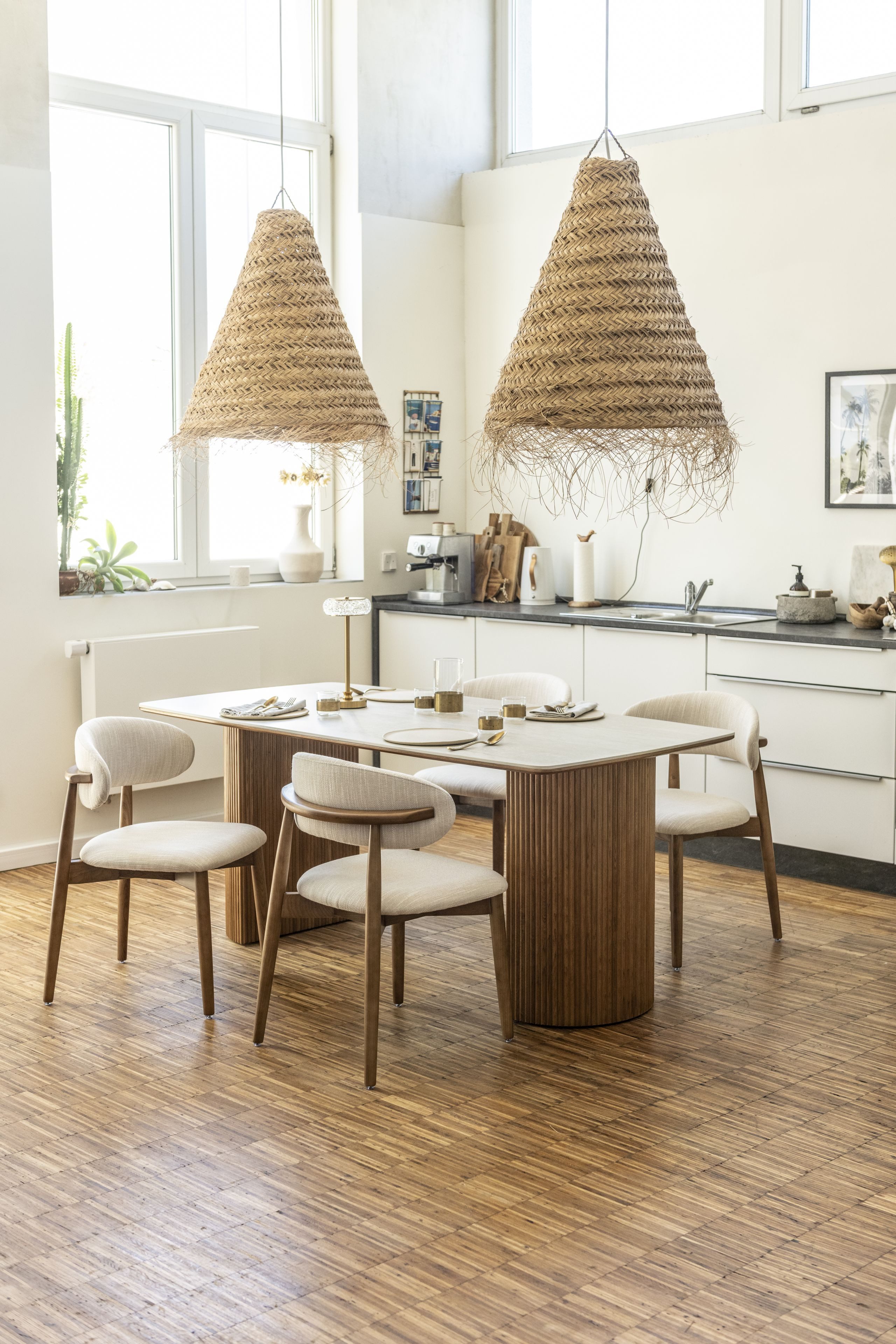 Vintagehaus Essgruppe Essgruppe Travertin Tisch Roma + 4 oder 6 Stühle Linea montiert