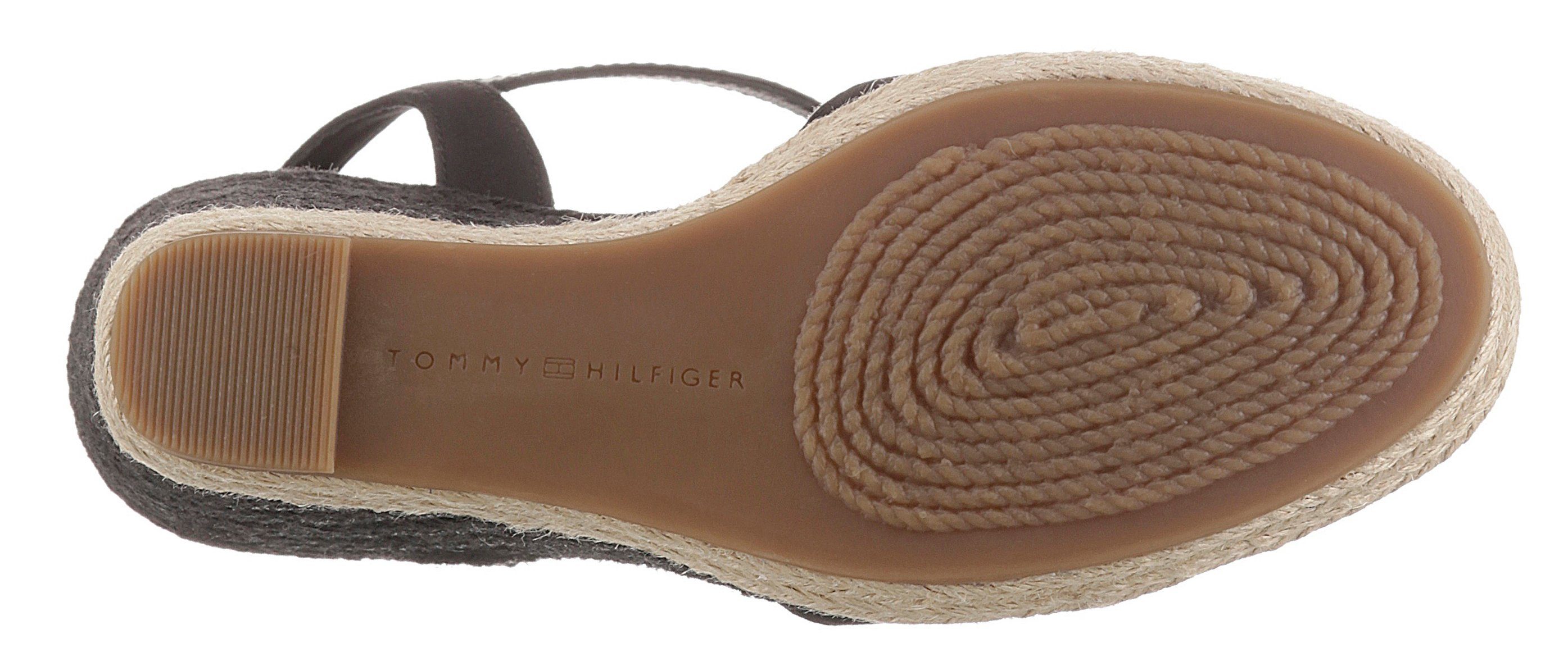 BASIC HIGH mit TOE Hilfiger Tommy WEDGE Black CLOSED Sandalette Keilabsatz bezogenem