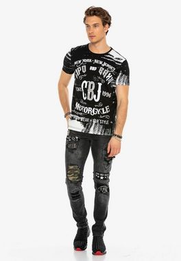 Cipo & Baxx Bequeme Jeans CD408 mit rockigen Aufnähern