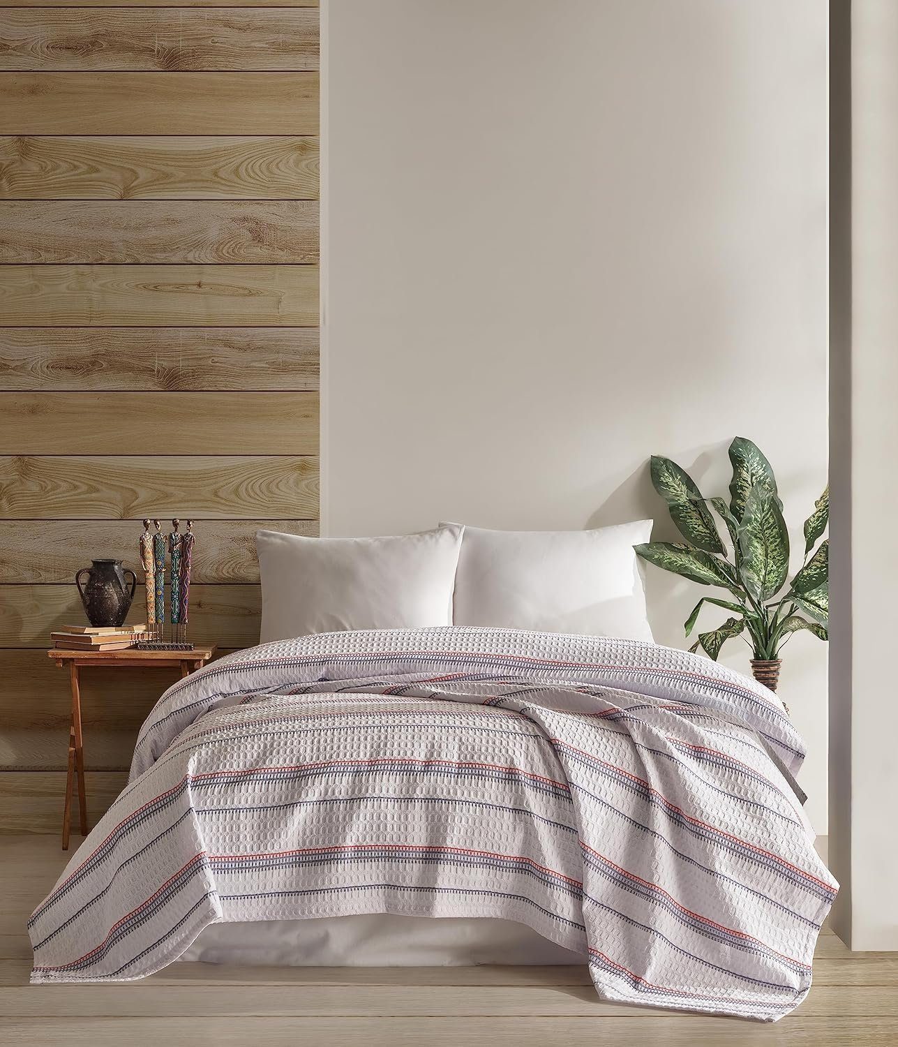 BOHORIA Tagesdecke BOHORIA® Tagesdecke Waffle Line extra groß 235 x 240cm, luftdurchlässig