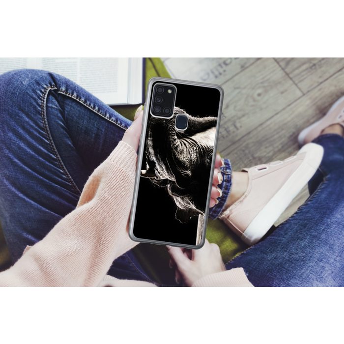 MuchoWow Handyhülle Elefant in Schwarz und Weiß Handyhülle Samsung Galaxy A21s Smartphone-Bumper Print Handy AR12286