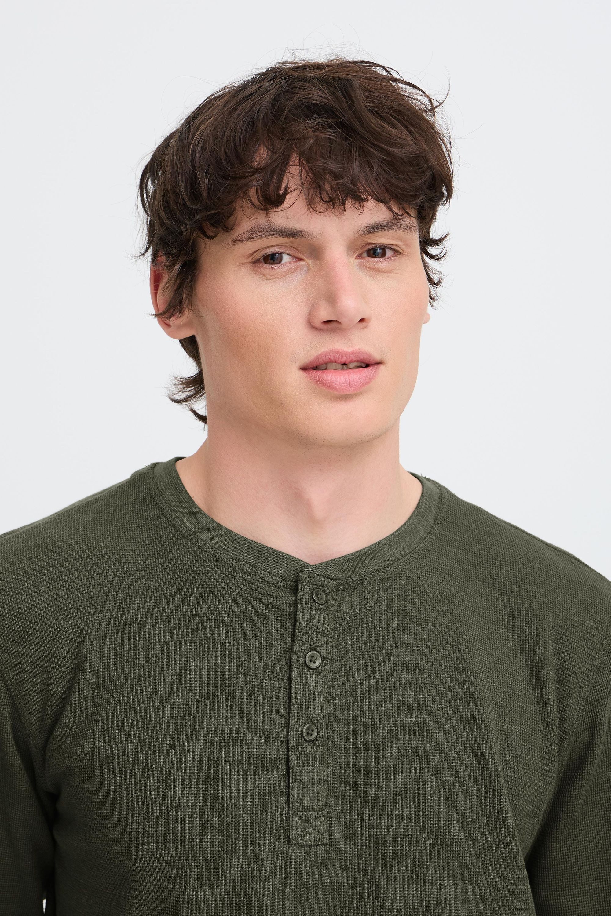 Blend Langarmshirt BHBhnoble Klassisches Langarmshirt mit Rundhalsausschnitt und Knopfleiste – Bild 5 von 5
