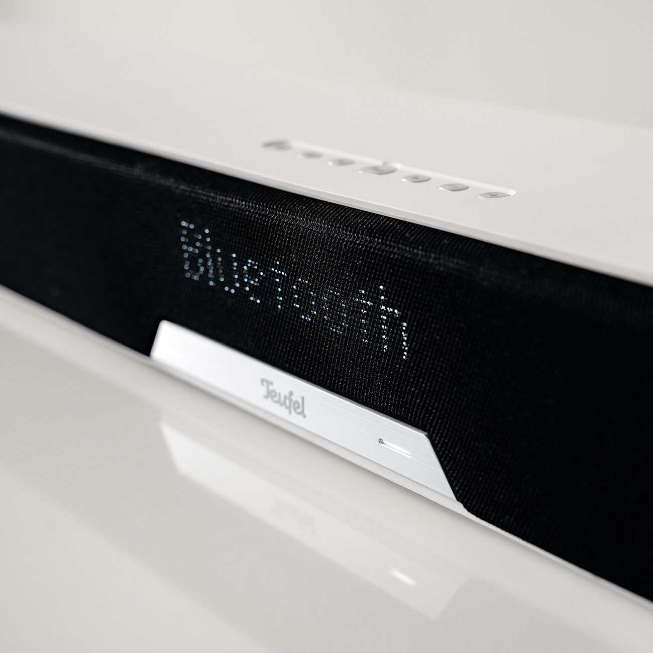 Teufel CINEBAR LUX Soundbar (HDMI, Bluetooth, 150 W, 12 High-Performance-Töner, integriertem Subwoofer, Dynamore® Ultra/3D) – Bild 5 von 5
