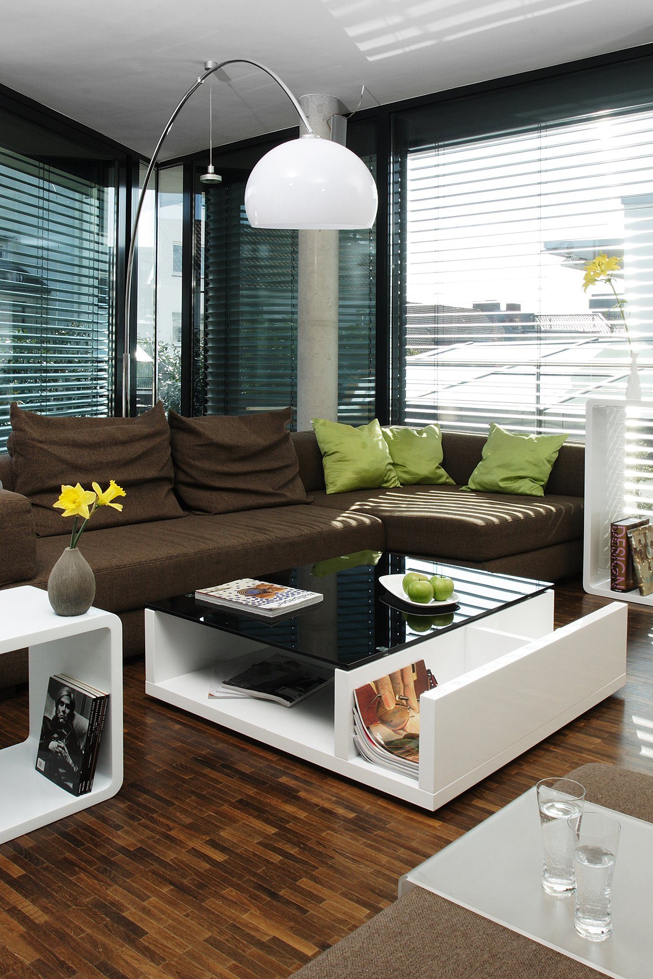 Mit SalesFever Couchtisch, seitlichem Magazinfach