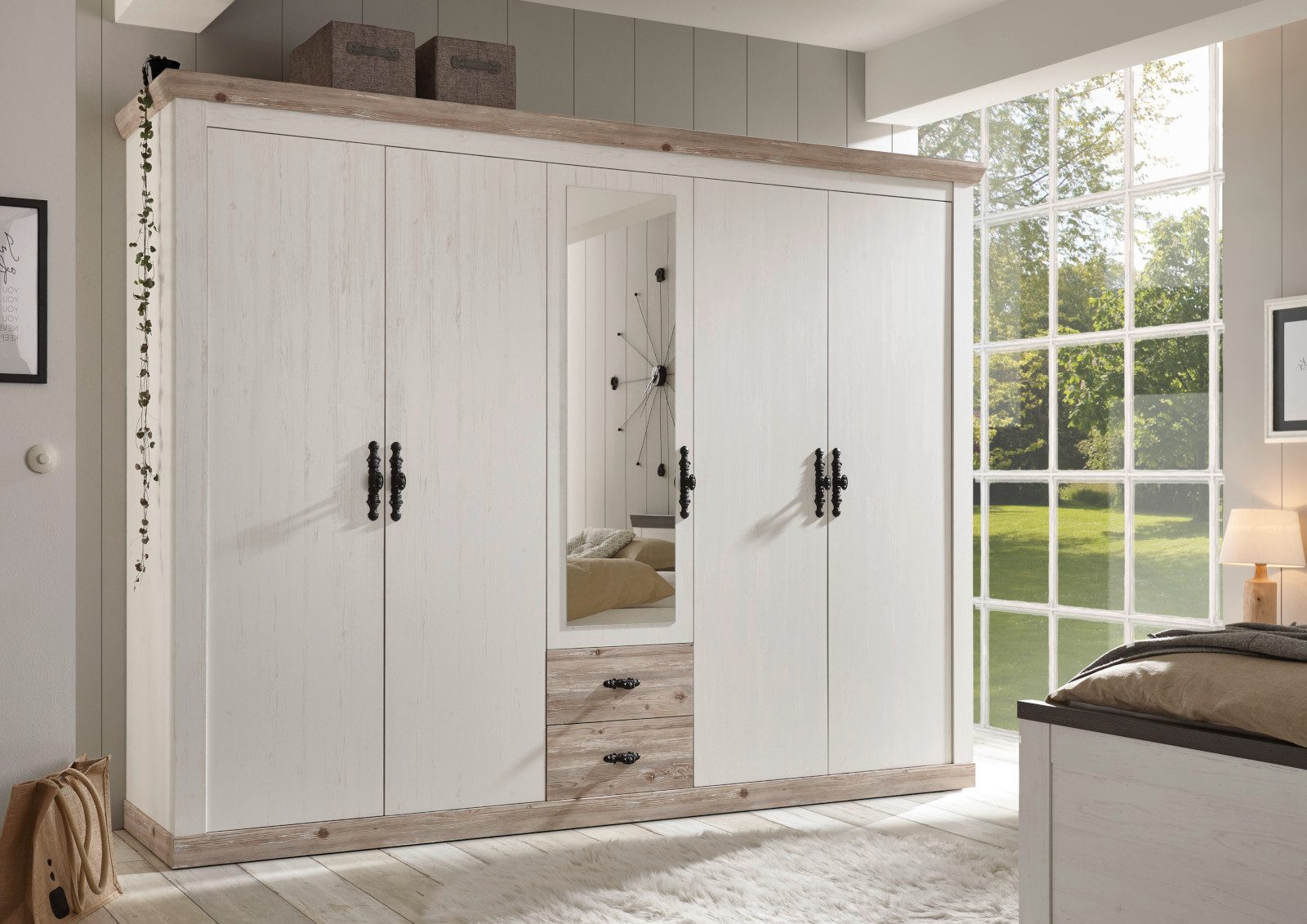 Furn.Design Kleiderschrank Rovola (5-türig in Pinie weiß Landhaus, 265 x 201 cm) mit 7 Wäschefächern und 2 Schubladen