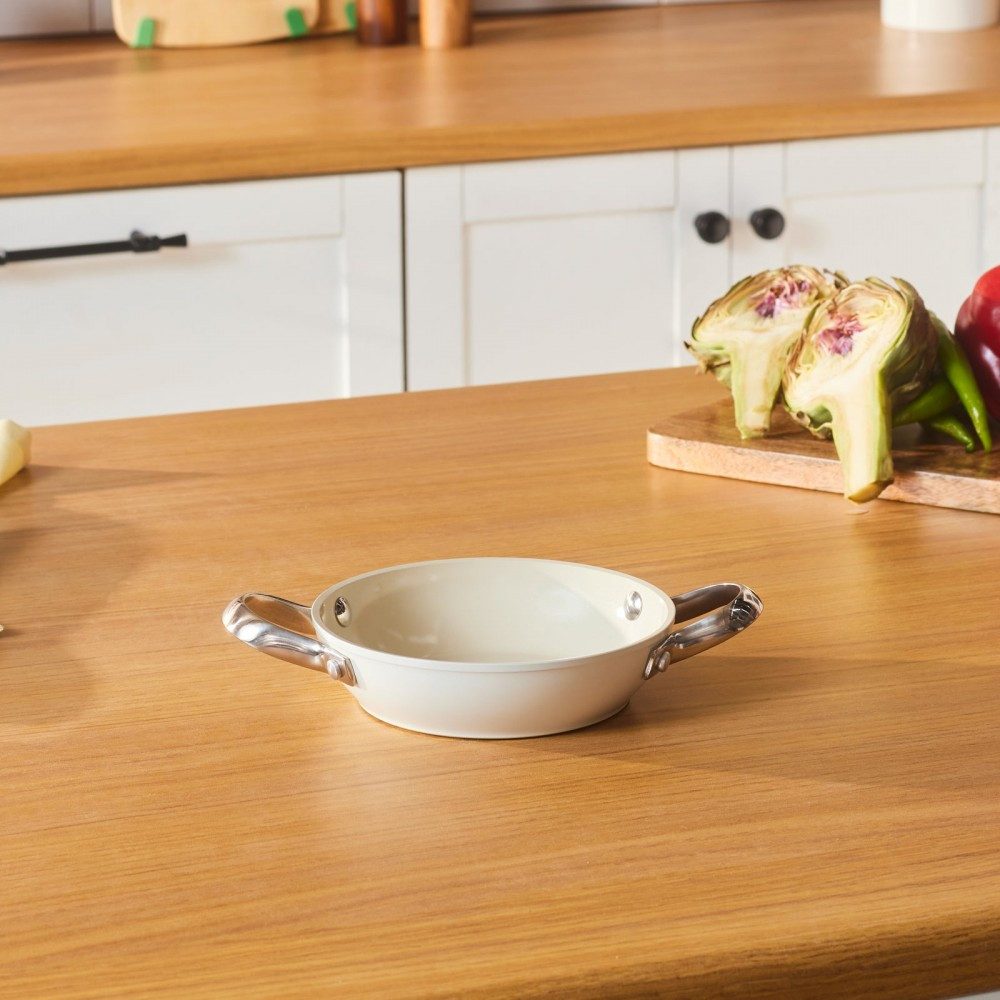 Karaca Servierpfanne Karaca Swiss Crystal Almond Cream Handle Flache Kasserolle 16 cm