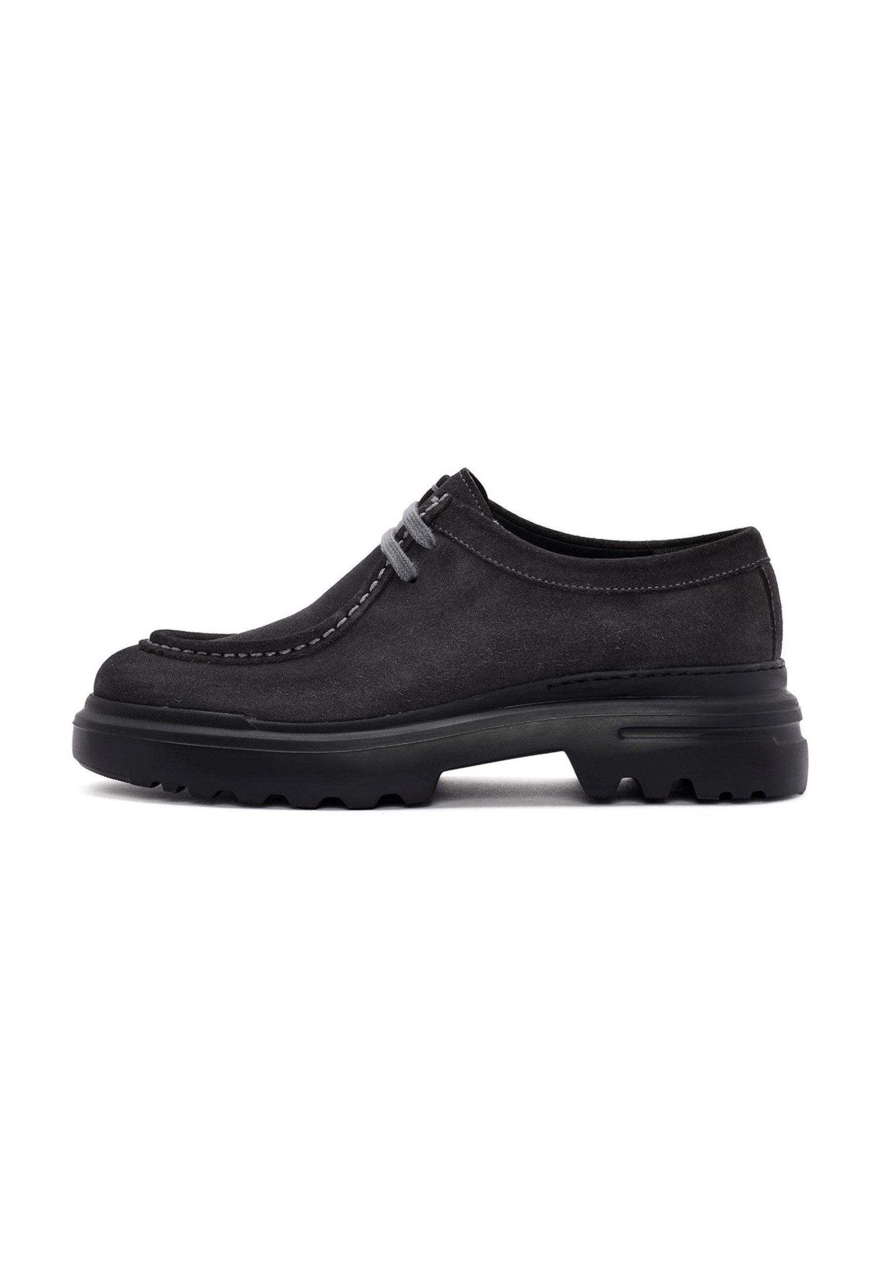 Schnürschuhe aus Wildleder Schnürschuh