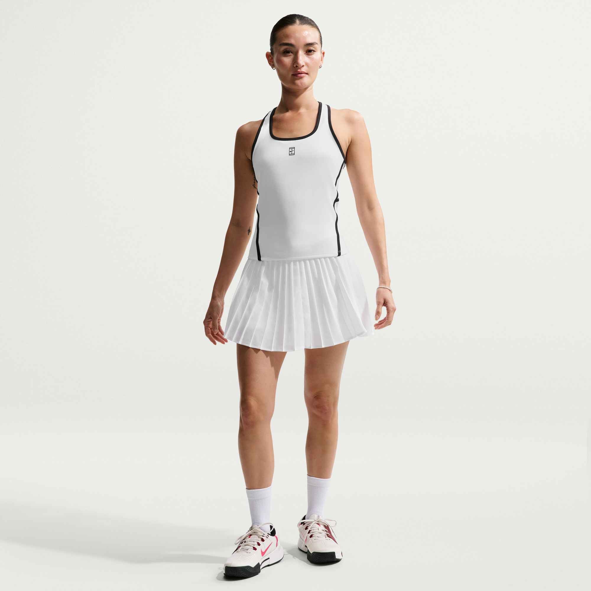 Nike Tennisrock Nike Victory Women's Dri-FIT High-Waisted Pleated Tennis Skirt mit integrierten Shorts, aus elastischem Material, in A-Linie