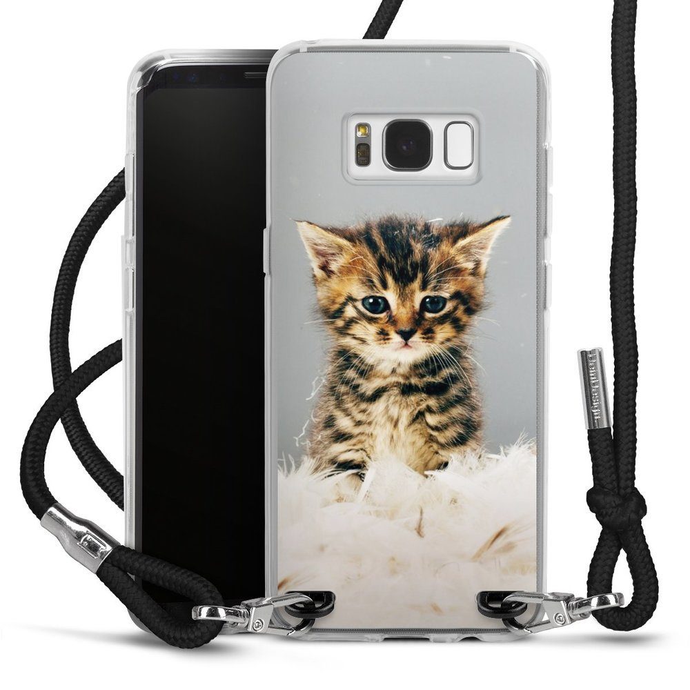 DeinDesign Handyhülle Katze Haustier Feder Kitty, Samsung Galaxy S8  Handykette Hülle mit Band Case zum Umhängen