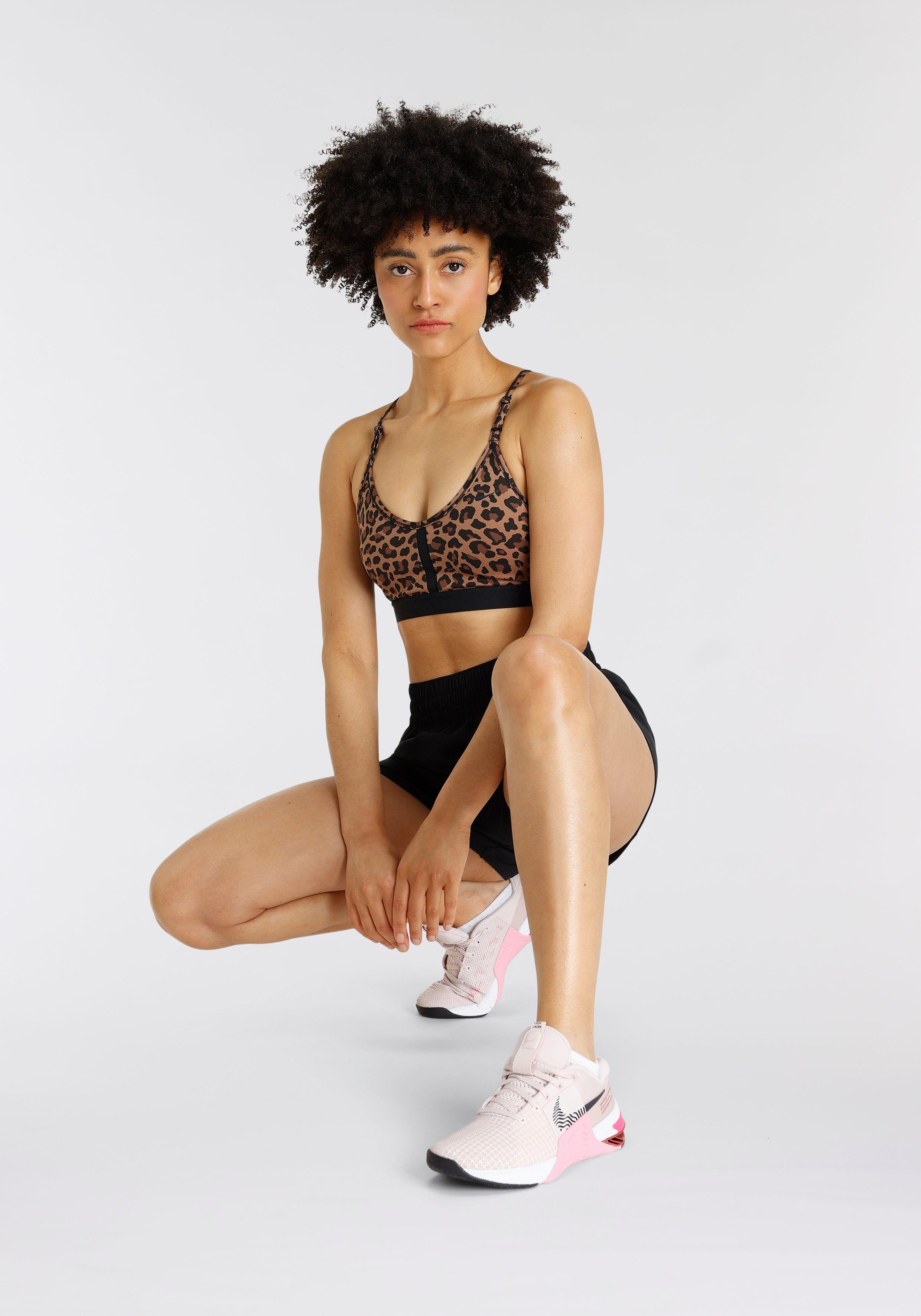 Nike Sport-BH Indy Women's Light-Support 1-Piece Pad V-Neck Leopard Print Bra ARCHAEO BROWN/BLACK/BLACK/BLACK