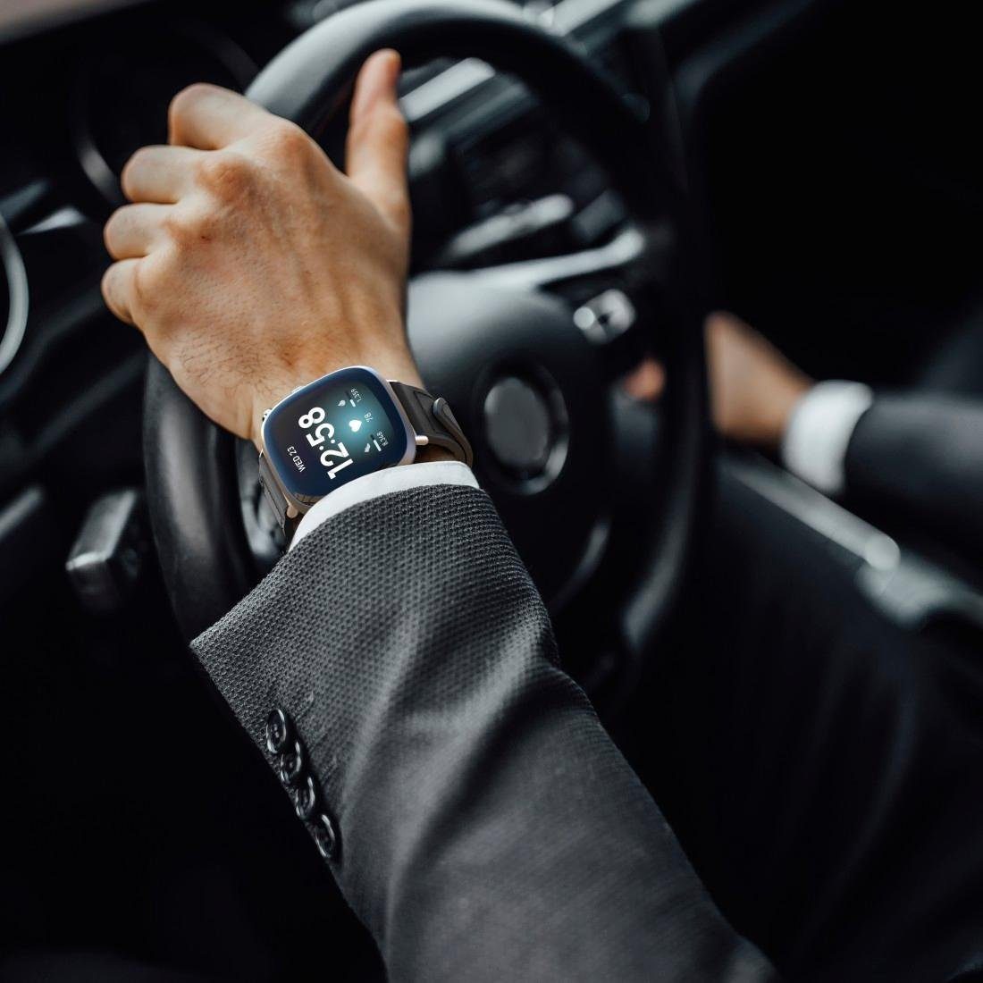 Hama Smartwatch-Armband Ersatzarmband für 22mm, Versa Sense, Fitbit und Silikon, 21cm schwarz 3, Leder