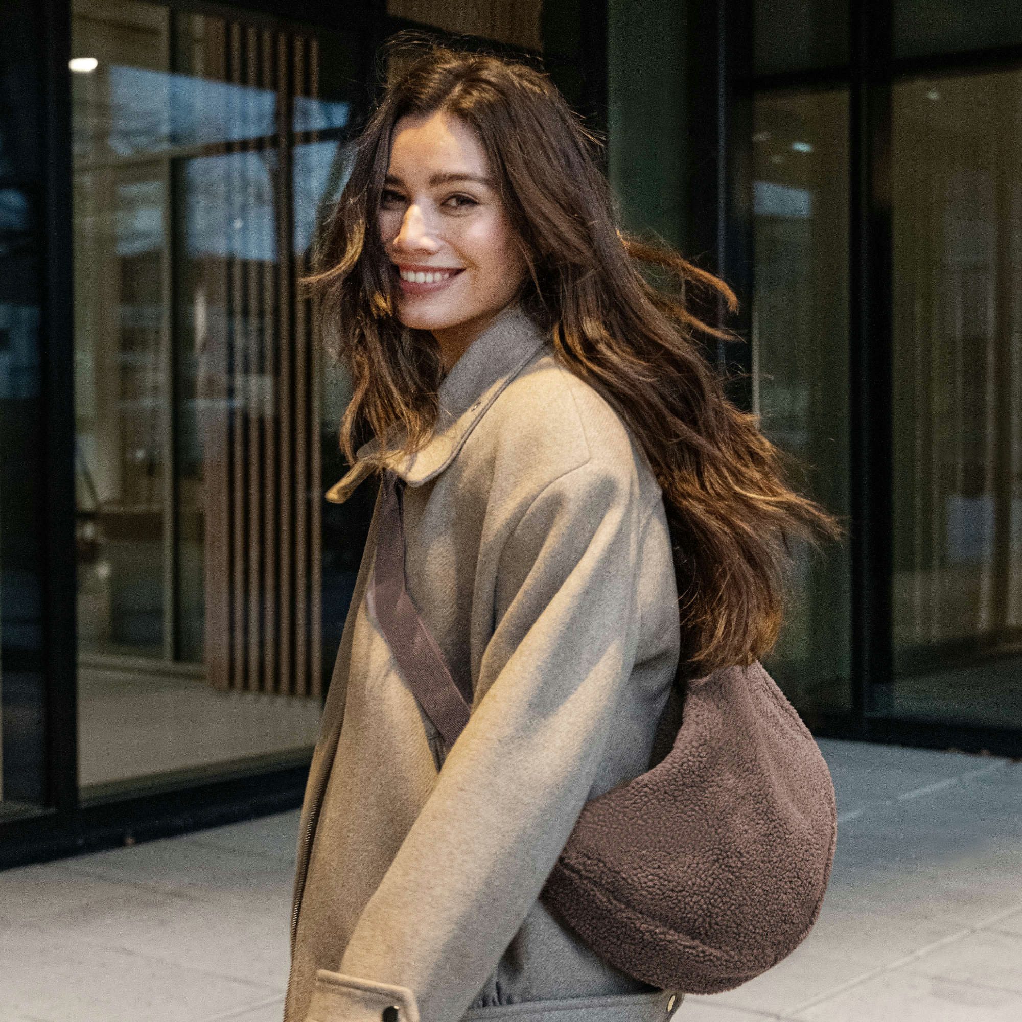 REISENTHEL® Umhängetasche moonbag S puffer iced matcha – Bild 4 von 5