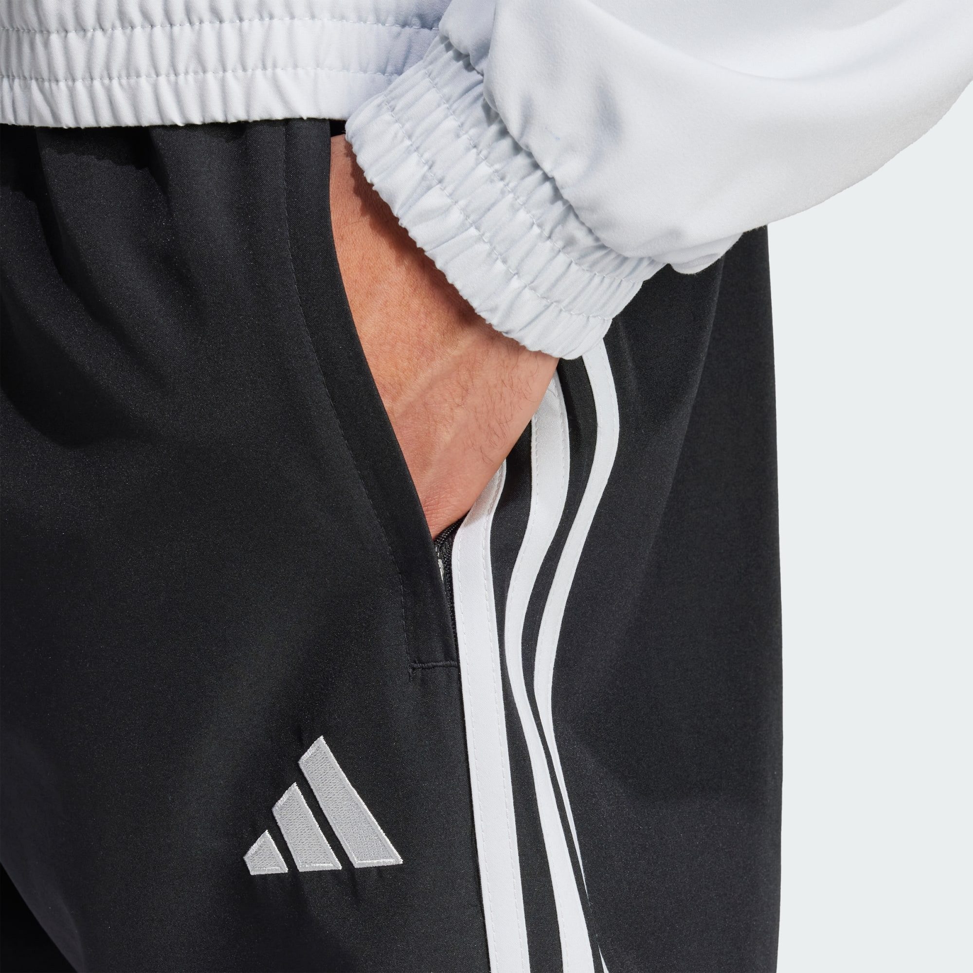 adidas Performance Shorts TIRO 25 ESSENTIALS WOVEN SHORTS (1-tlg)