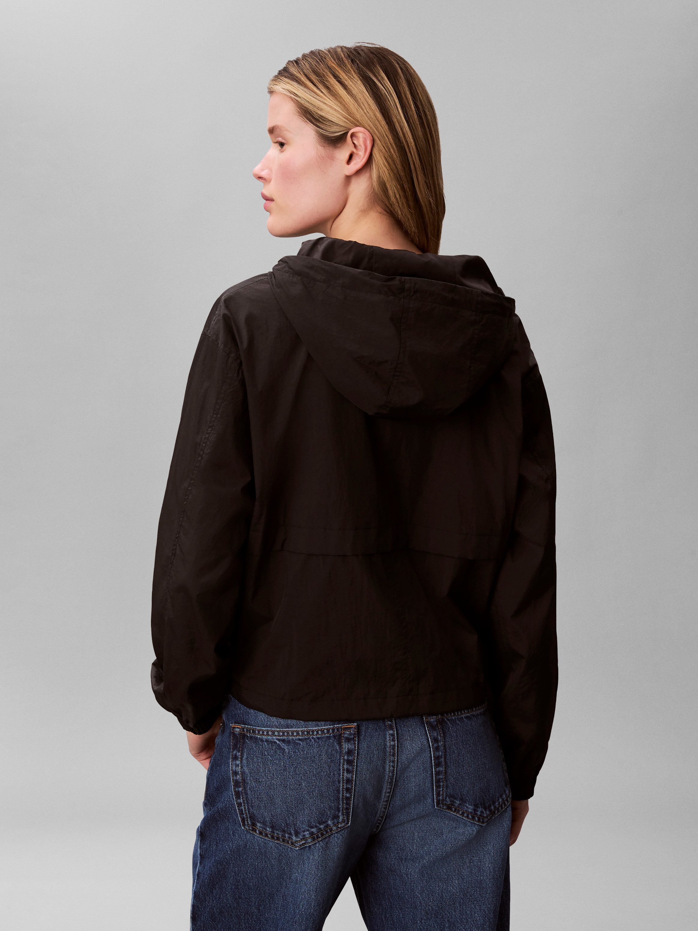Calvin Klein Jeans Windbreaker Regular fit mit Kapuze – Bild 3 von 5