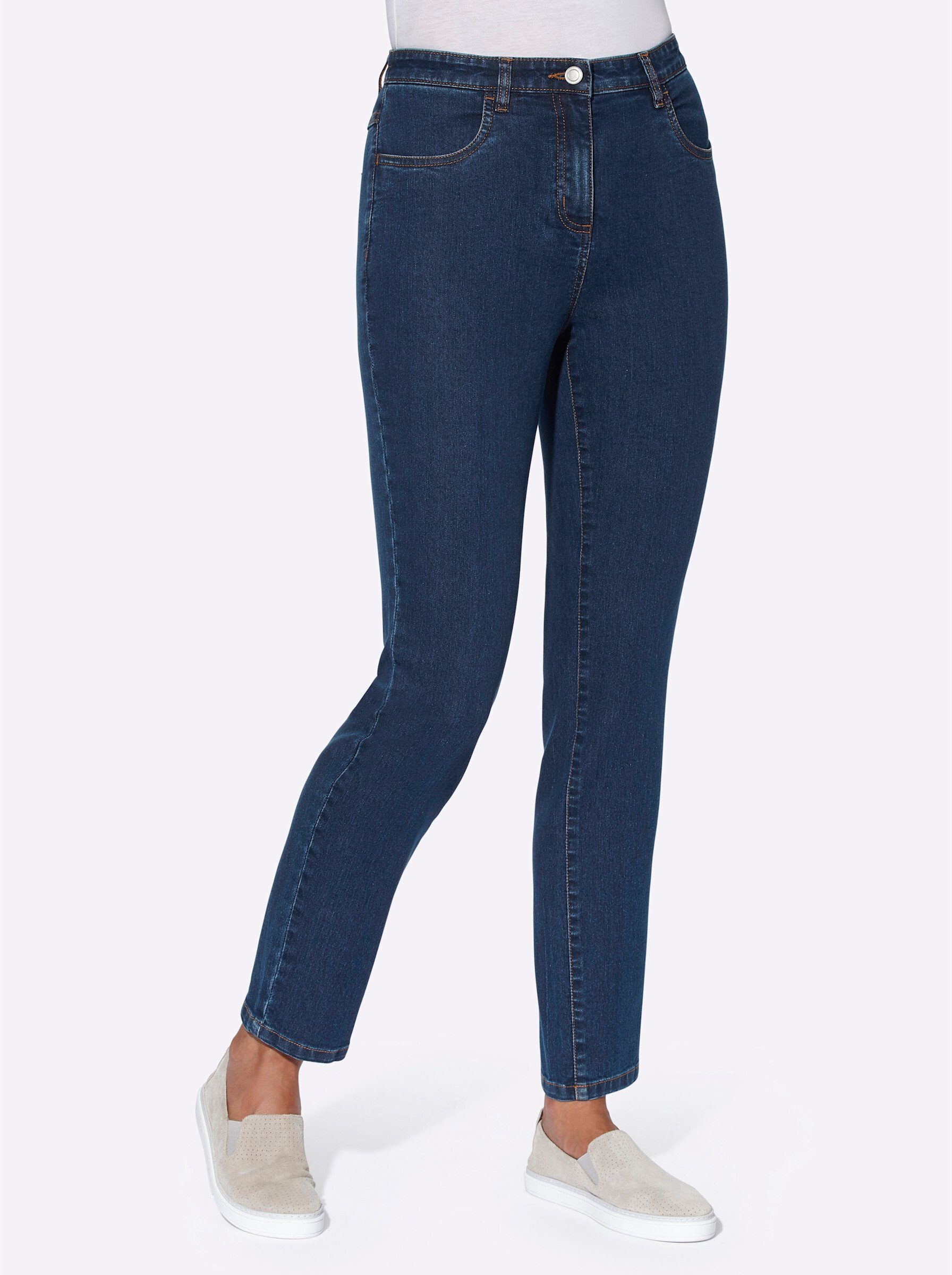 Jeans blue-stone-washed an! Bequeme Sieh
