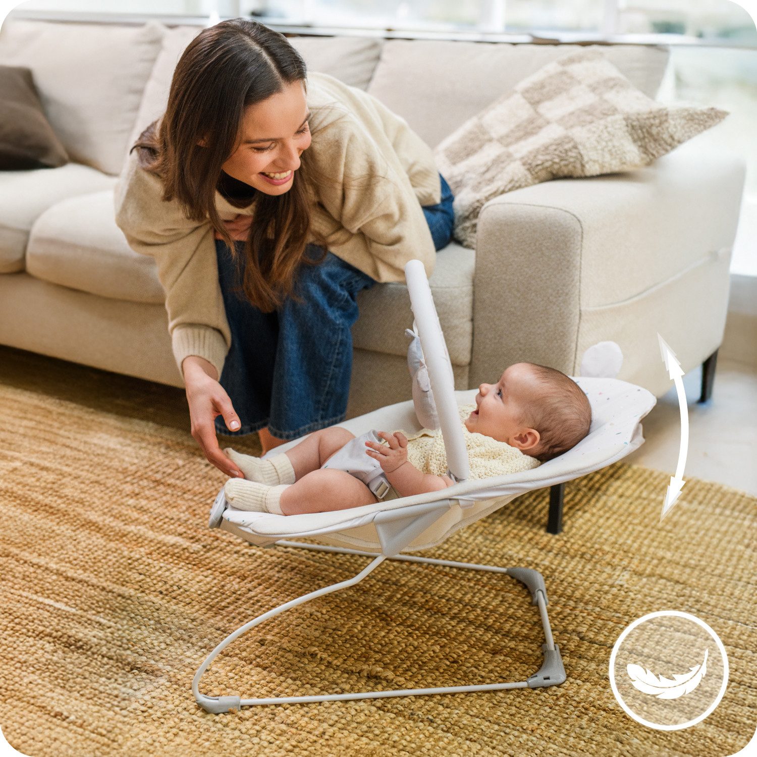 MoMi Babywippe GLOSSY, mit Vibration, Musik und Spielbogen