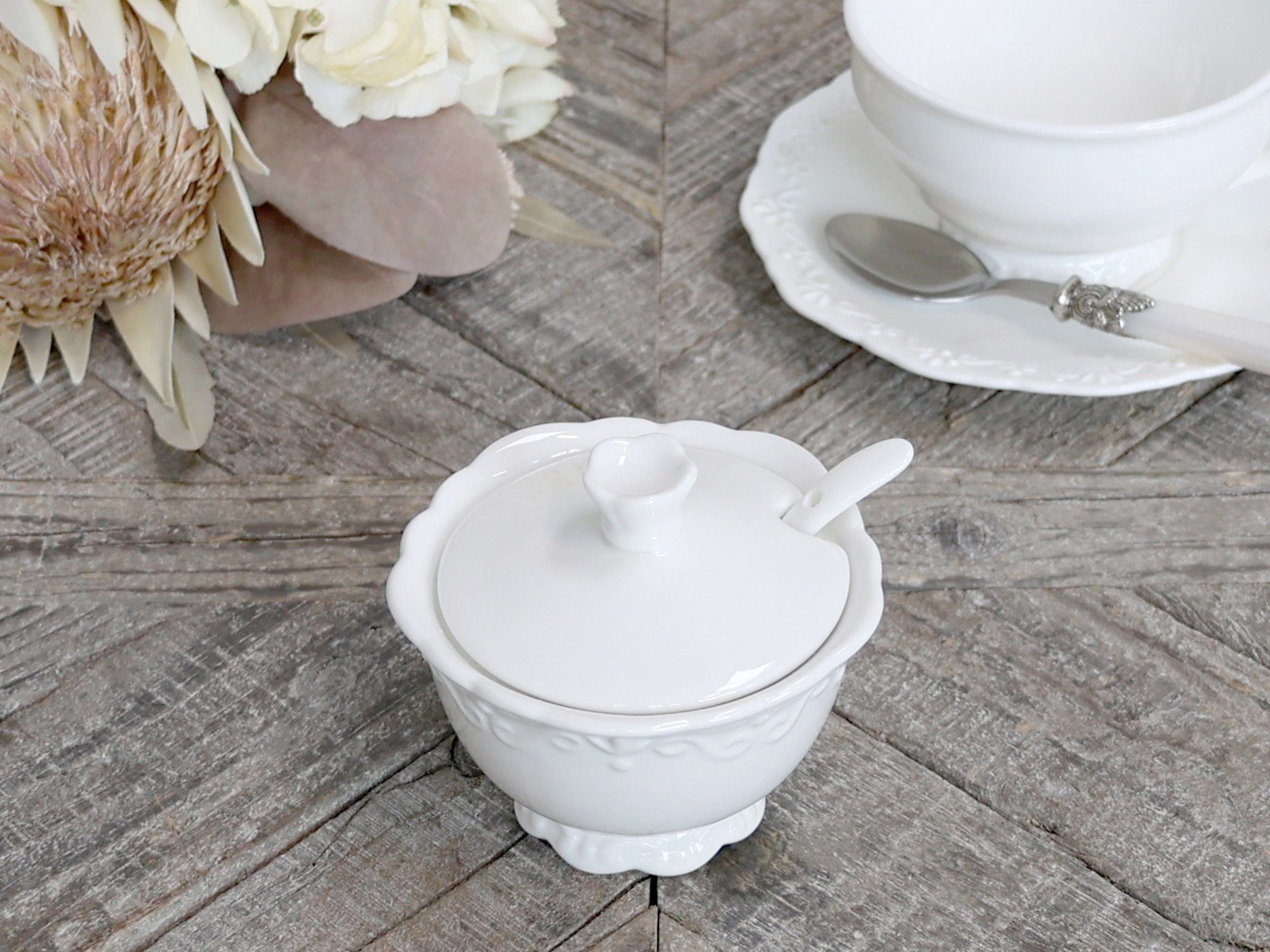 Chic Antique Milch- und Zuckerset Zuckerschale Zuckerdose mit Löffel Porzellan Weiß Provence Chic