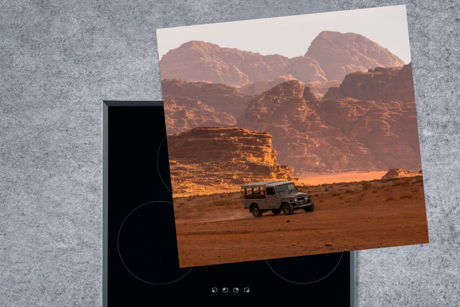 Ceranfeldabdeckung, Wadi küche - MuchoWow Vinyl, Herdblende-/Abdeckplatte Arbeitsplatte Jeep cm, 78x78 Rum - (1 tlg), Wüste, für