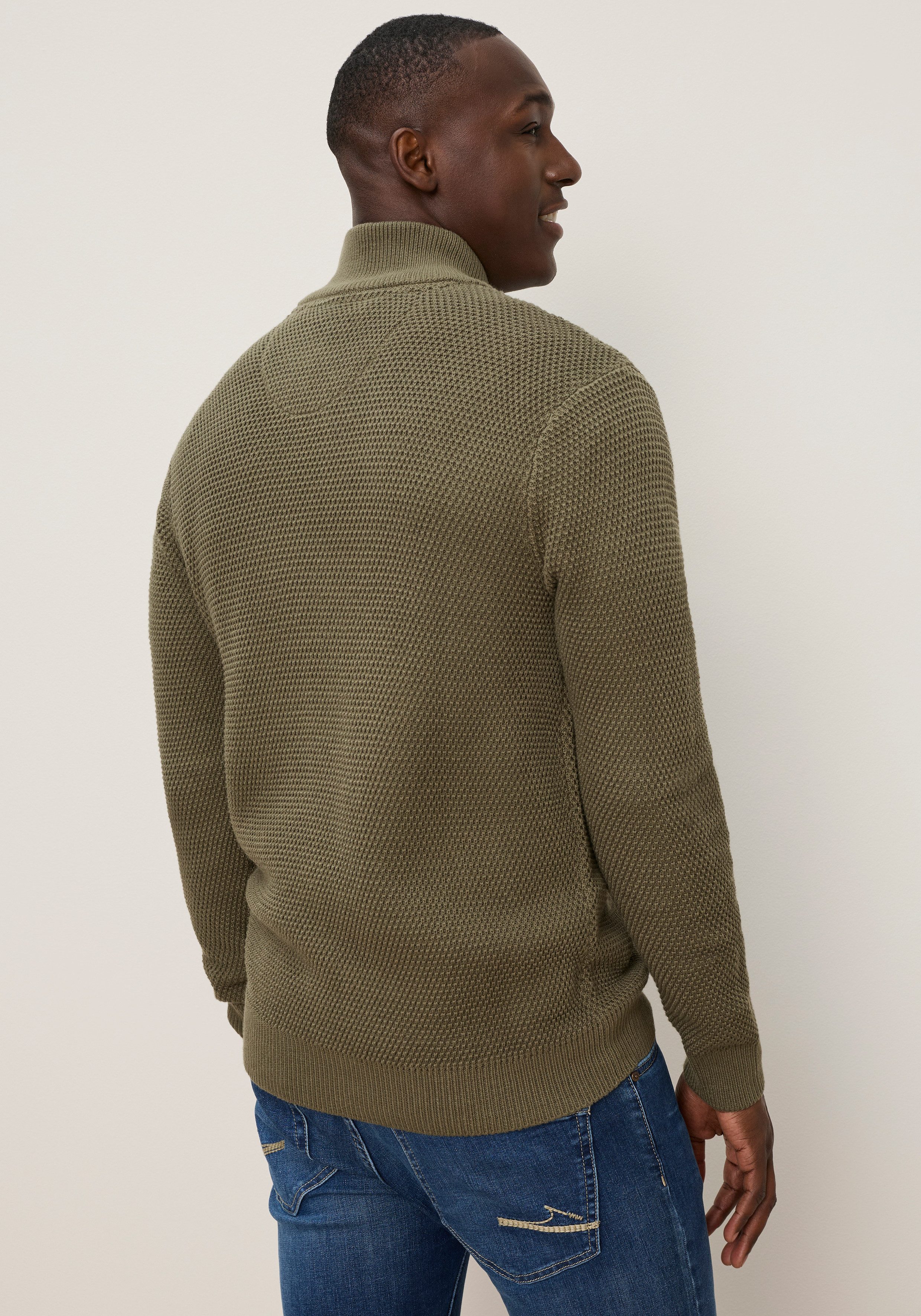 DELMAO Troyer Neue Kollektion! Highlight Kontrast- Reißverschluß aus Strickmaterial, Regular Fit, mit Label-Applikation – Bild 2 von 5