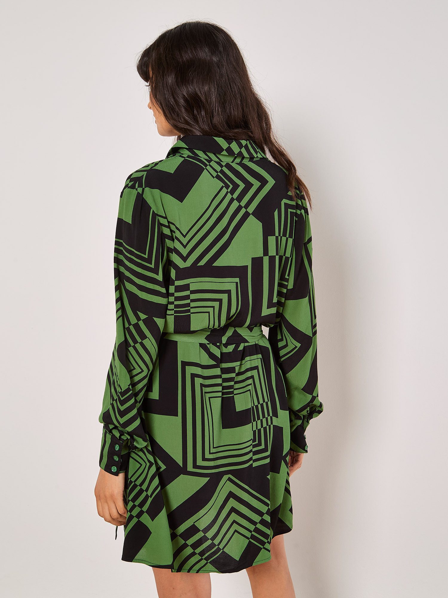 Apricot Druckkleid Graphic Squares Hemdkleid, (2-tlg., Stoffgürtel) mit Bindegürtel