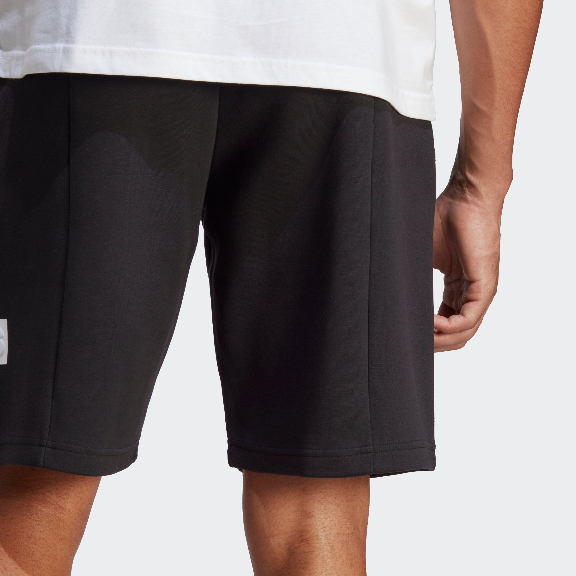 Sportswear OF SPORT (1-tlg) ICONS White Black Shorts FUTURE adidas BADGE /
