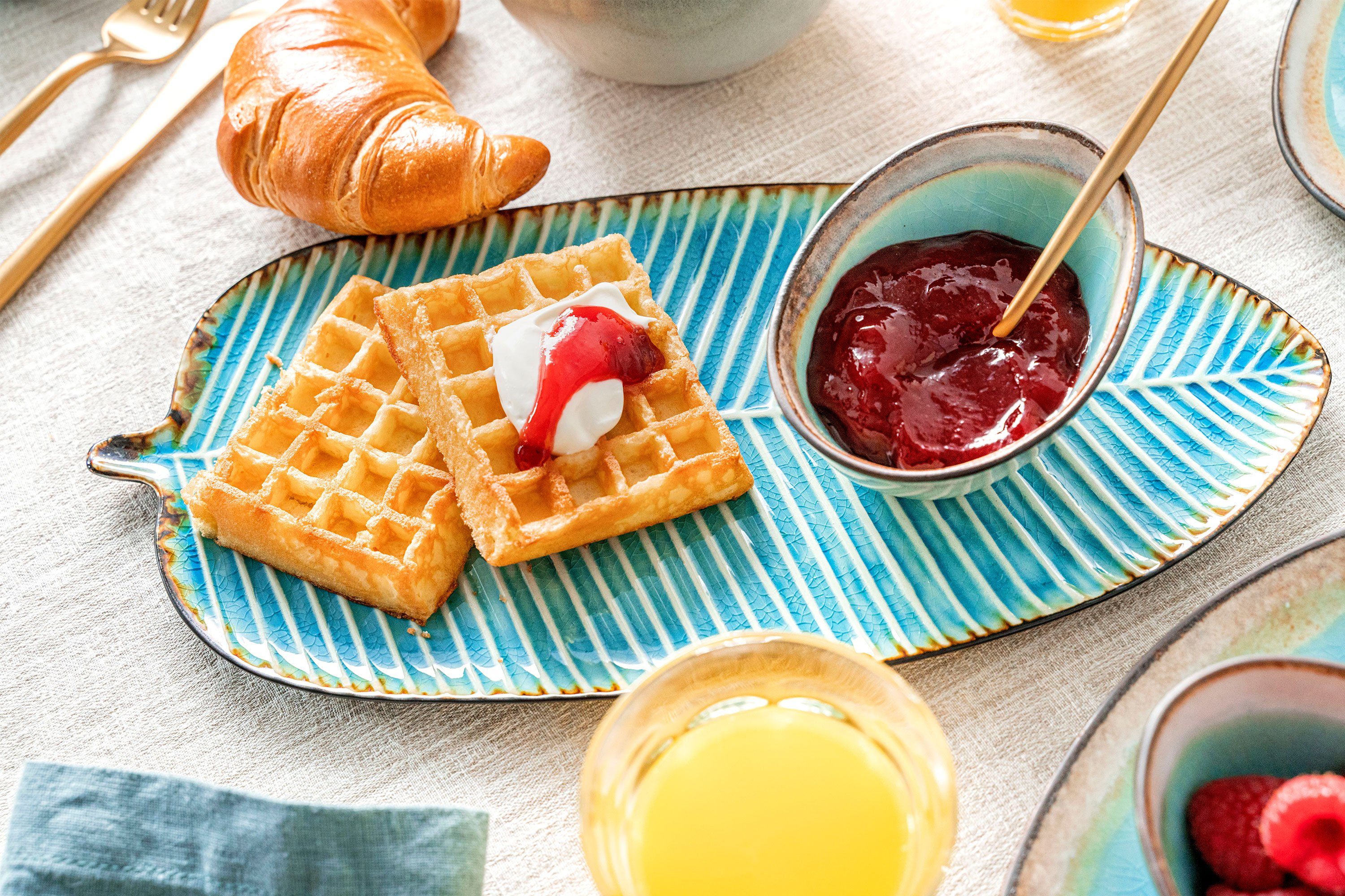 SÄNGER Servierteller Capri, Türkis Blau, Steingut, (1-tlg., Servierteller), Handmade, Premium Collection