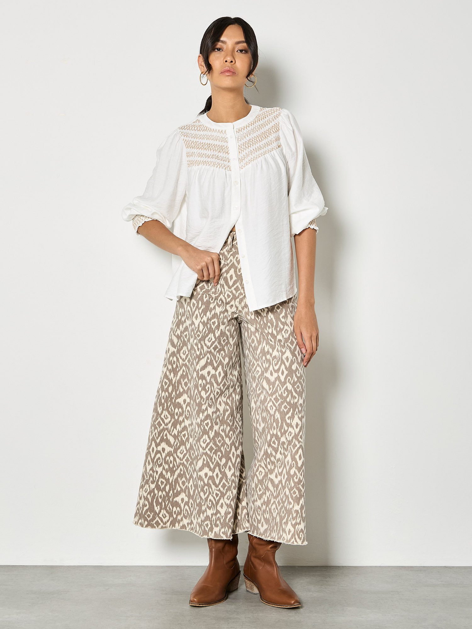 Apricot Spitzenbluse Gewellte bestickte Smokbluse Stickerei günstig online kaufen