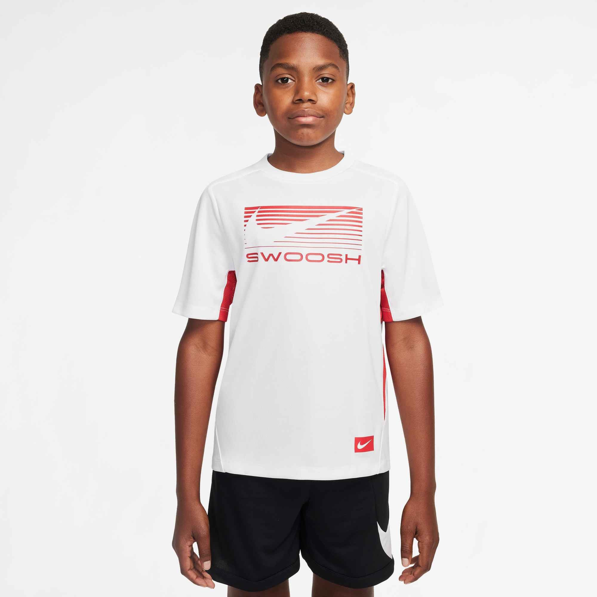 Nike T-Shirt B NK DF MULTI SS TOP GX LOVE für Jugendliche, sportlicher Stil, für Freizeit und Aktivitäten