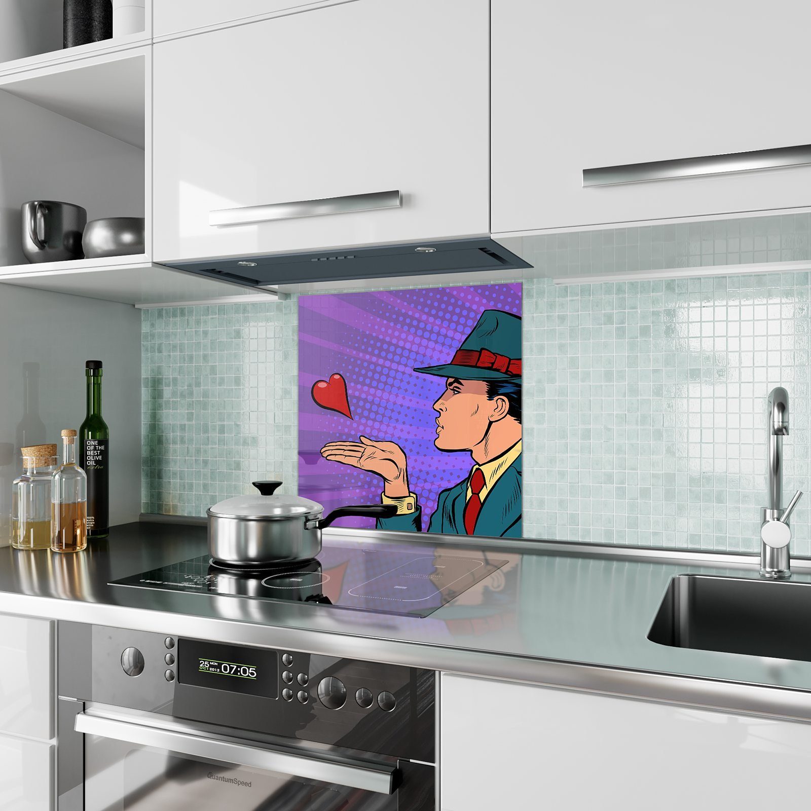 Primedeco Küchenrückwand Küchenrückwand Herz Motiv Spritzschutz ein Glas mit Mann küsst