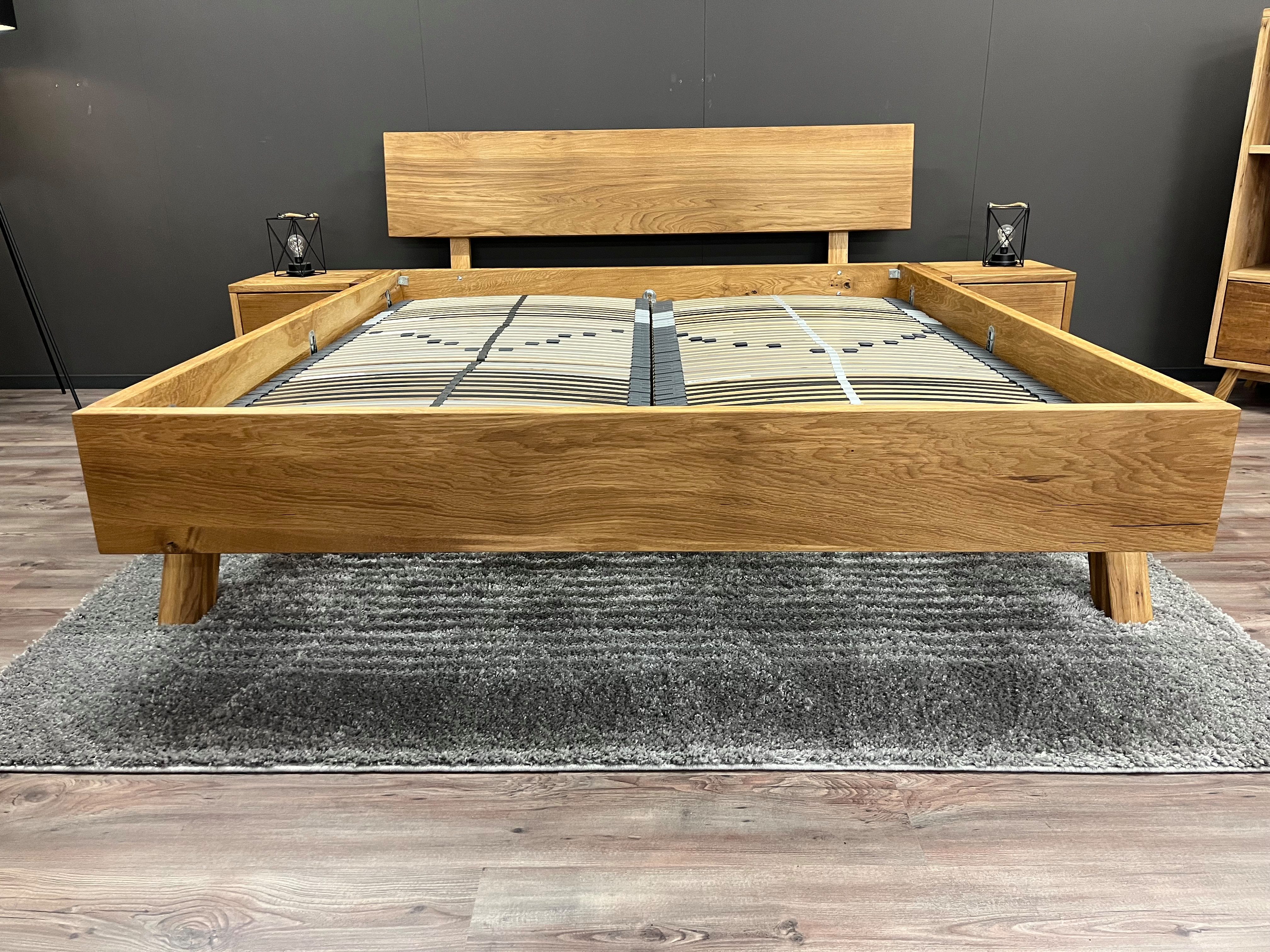 Möbel Specht Massivholzbett Timber Eiche (bis 300x220cm Liegefläche), schwebende Optik